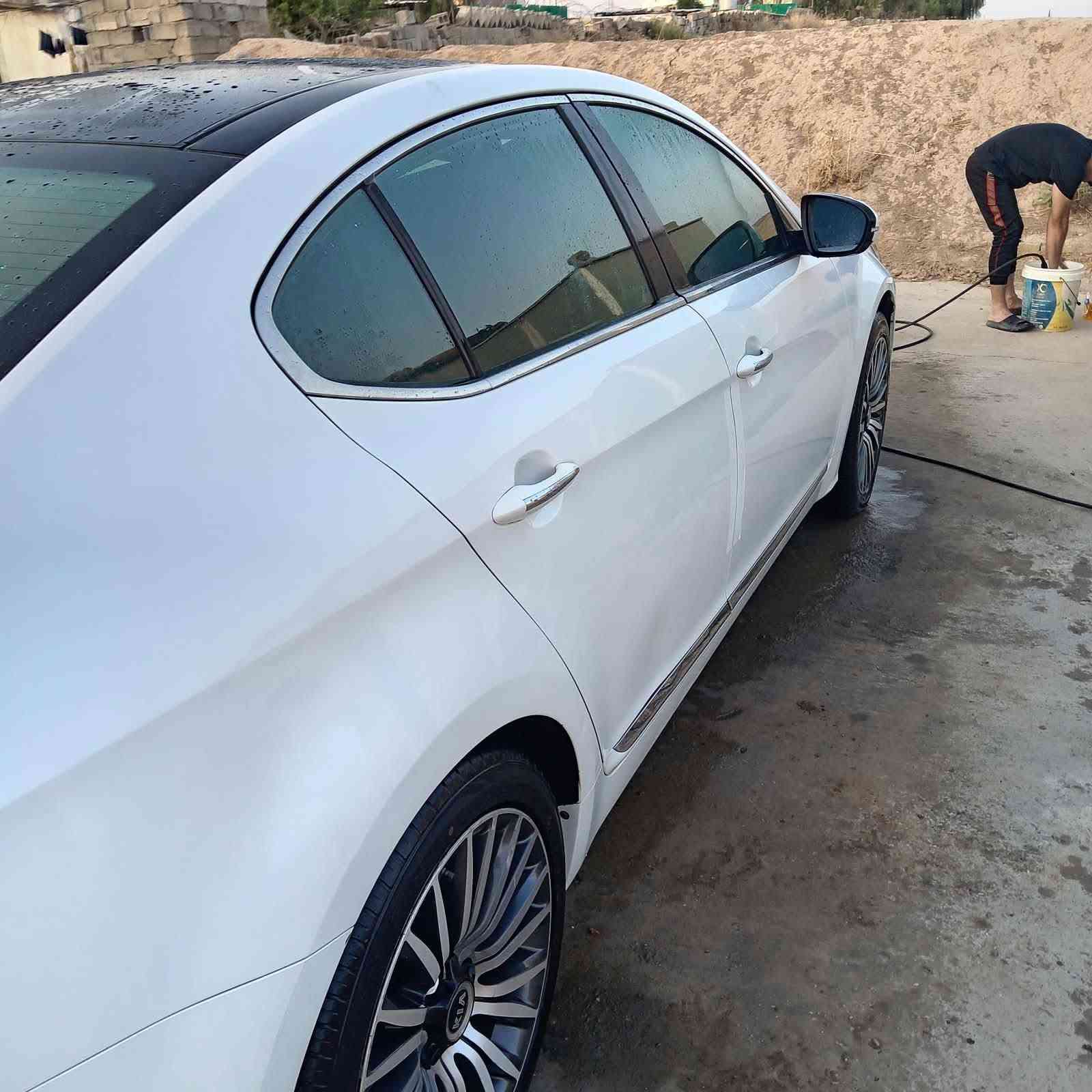 السلام عليكم ورحمه الله
كادنزا 14 خليجي 
فول مواصفات 
مكفوله من الضربه والصبغ
اشاير ترحيب بل مري 
برده خلفيه ويه البك 
تخم تاير حداديه جديده منظومه تبريد جديده لايت زنون مكينه وكير خير من الله 
كشنات جلد تبريد 
معروفه مواصفات الكادنزا ميحتاج
ترايك للسعوديه وين متريد 
مكان السياره بابل المركز 
*********** فقط اتصال
السعر 135 وبيها مجال
