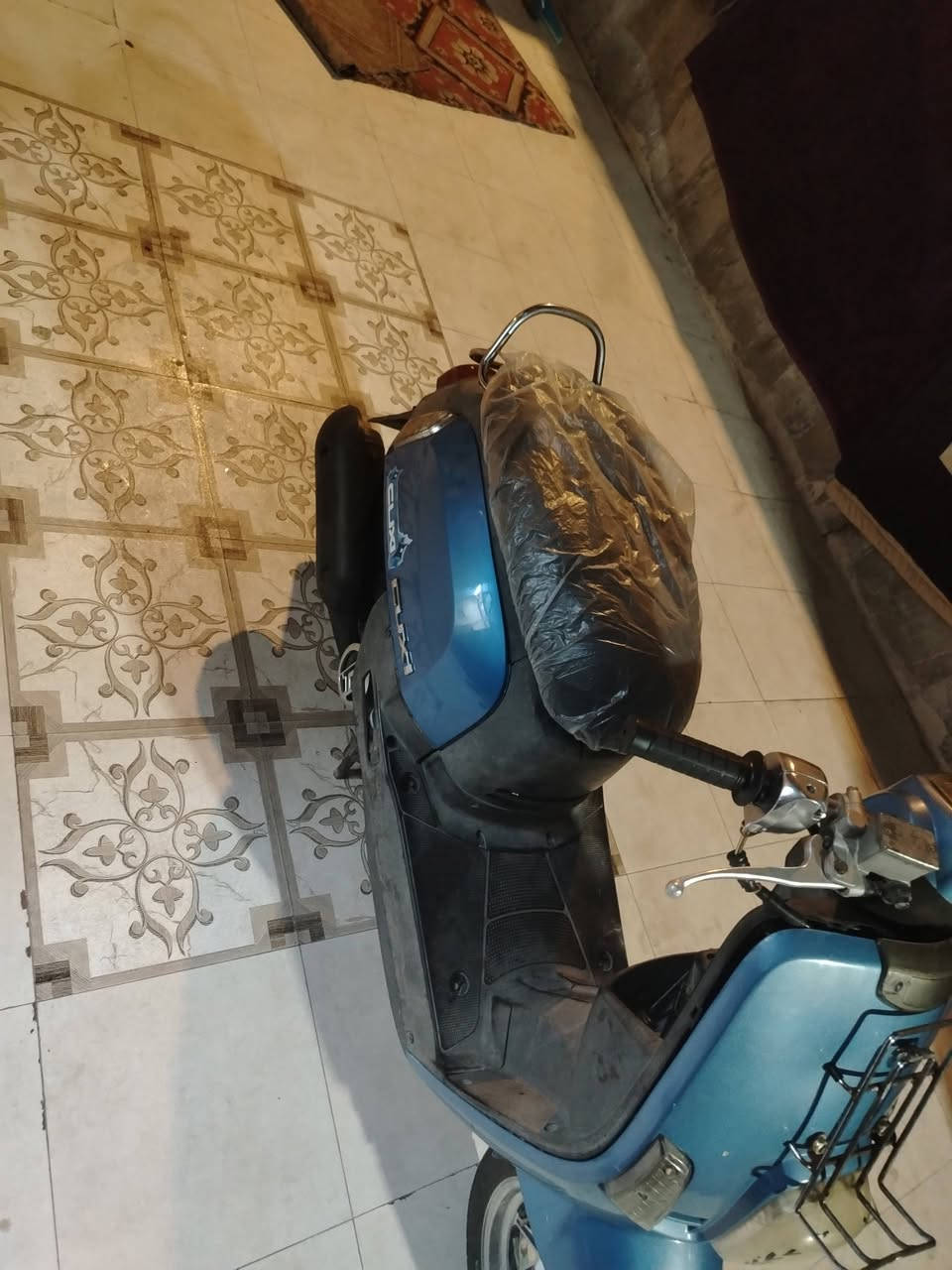 سلام عليكم 
دراجه لبيع
نوع 
ماكس بوليس 
دراجه مفتوحه ولفات 
فقط؟؟؟؟ 
بوشه بلاد 
بستم بلاد 
هيه كابرتيه 
عوزه ترتيبات 
مثلن باتري 
ترتبب كهربائية مالته بس تشهدن من تشد باتري
كهربائية كله شغاله 
مكاني بصره حي لاصدقاه 
سعرر خاص؟ 
***********
