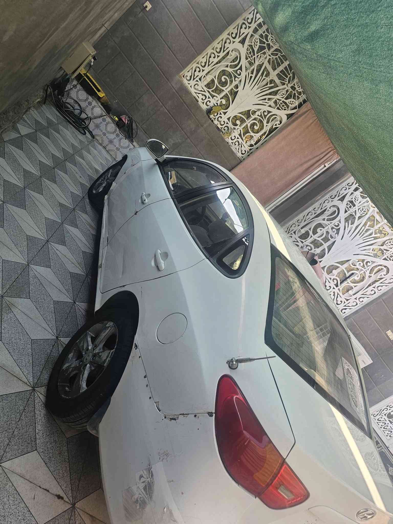 السلام عليكم للبيع انترا مكصوصه دوات ادوات مكينه وكير 2000 كير عادي حدادته جديده تخم تايرات جدد كهربائياته كله شغاله خوووان سياره طافيه تشتغل سلولي وتخربط دوسله بانزين ما تاخذه ابيع هم موجود كووم حديد سعر 20 وبيه مجال كلش قليل مكان سياره بصره قضاء الصادق *********** علما سياره بدون رقم
