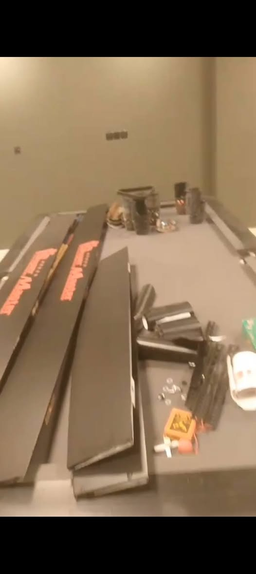 ميز بليارد سوبر ماستر نضافه فول ستيكرات مغلف كامل للبيع او مراوس بماطور هاوجي او شانك  ‏‪***********‬‏
