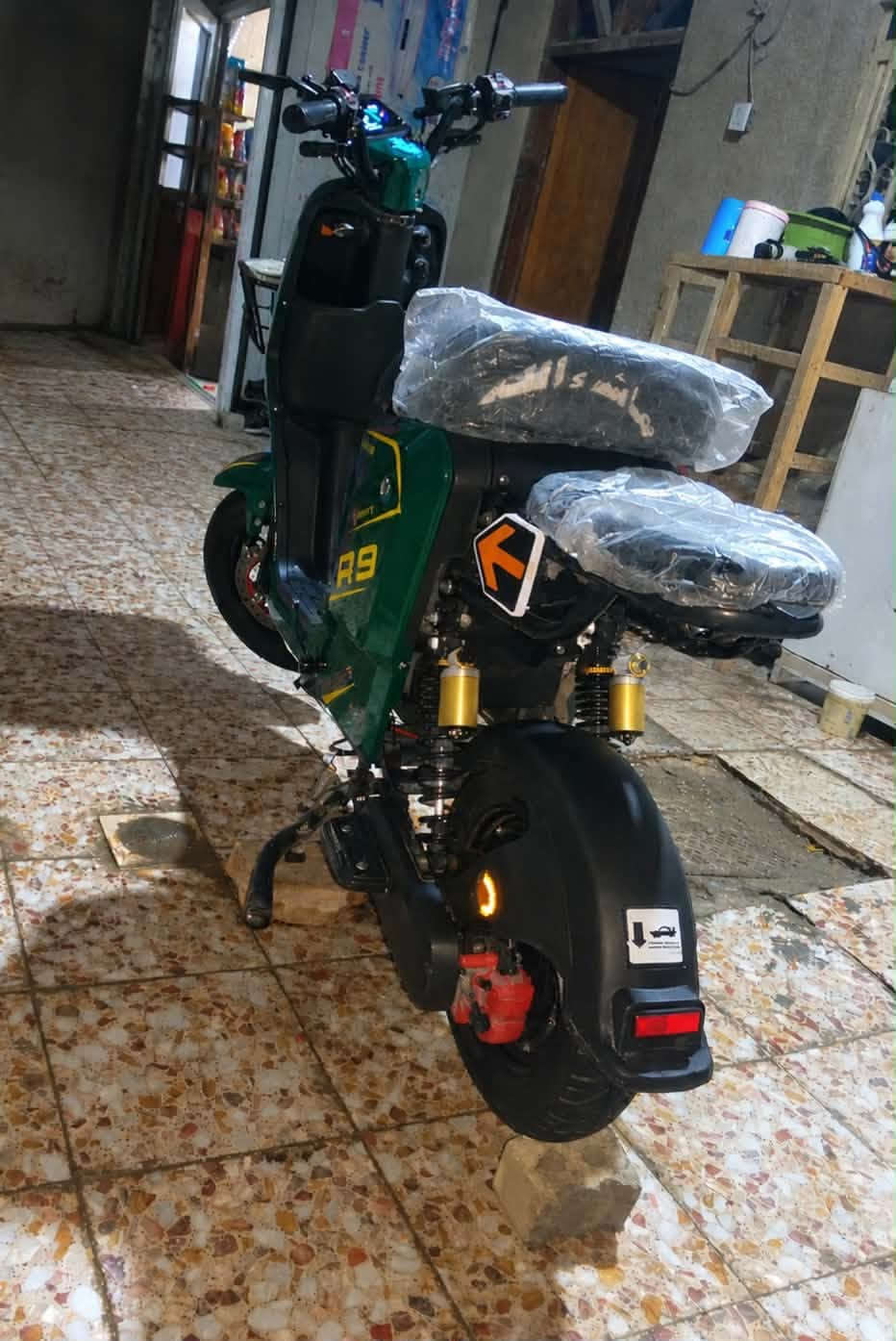R9 • ٥ بطاريات • قفل ستيرن