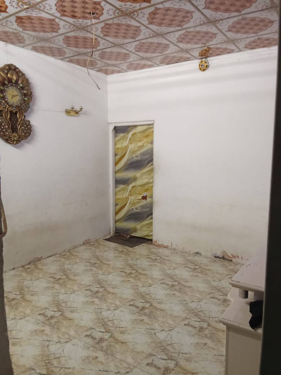 بيت 50متر واجهيه 5 ونزال 10سعر 7مستعجل والله عندي ضرف مرقم لتطويب سند 25 شارع مطار قديم اسواق الامير شارع الامام الحجه 4بيت عن شارع بلفرع واتساب ***********
