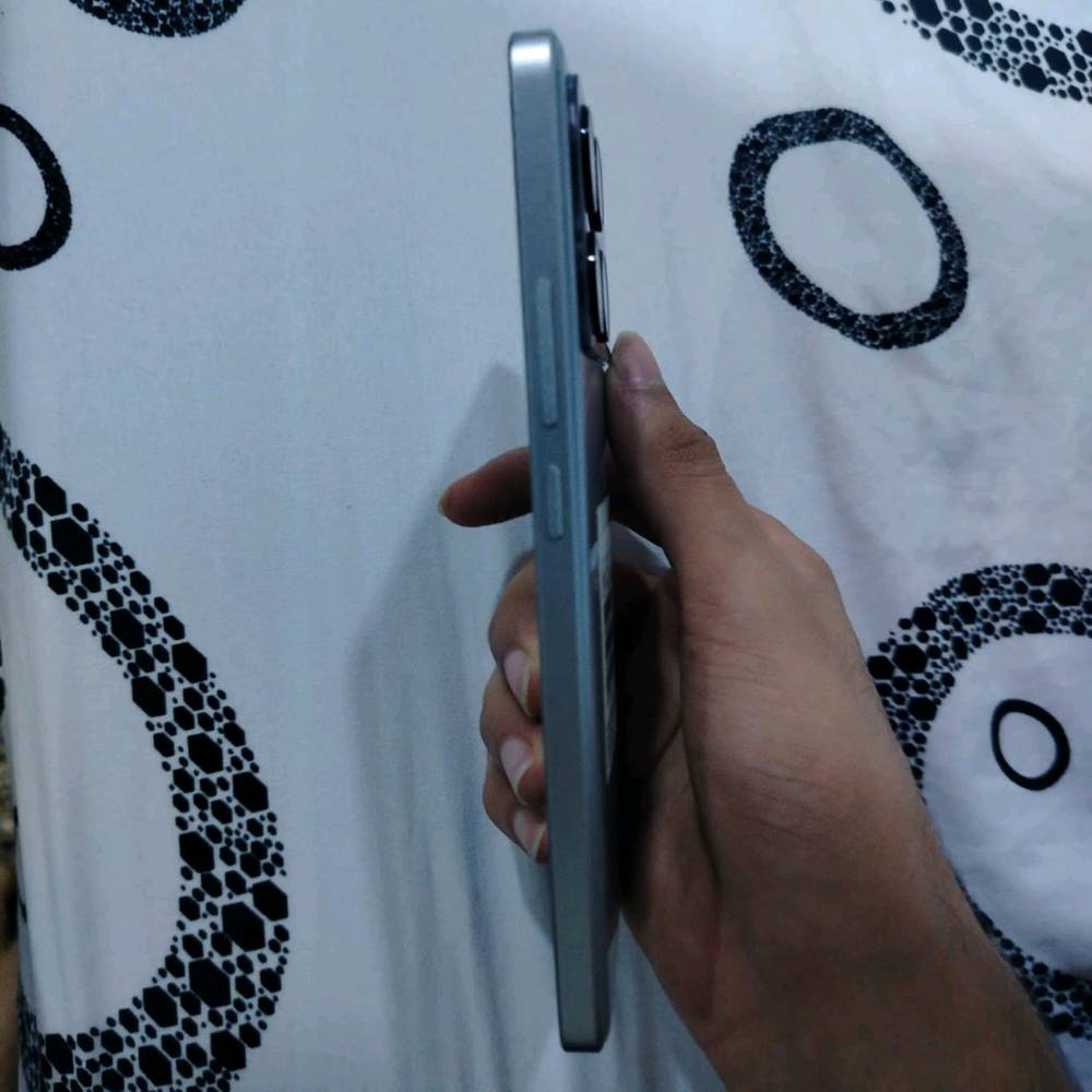 تلفون: POCO F6 pro5G

السعر:300,000دينار
كامل ملحقات
اضرار:فقط فطر في الشاشه 
محافضه :بغداد حي القاهره