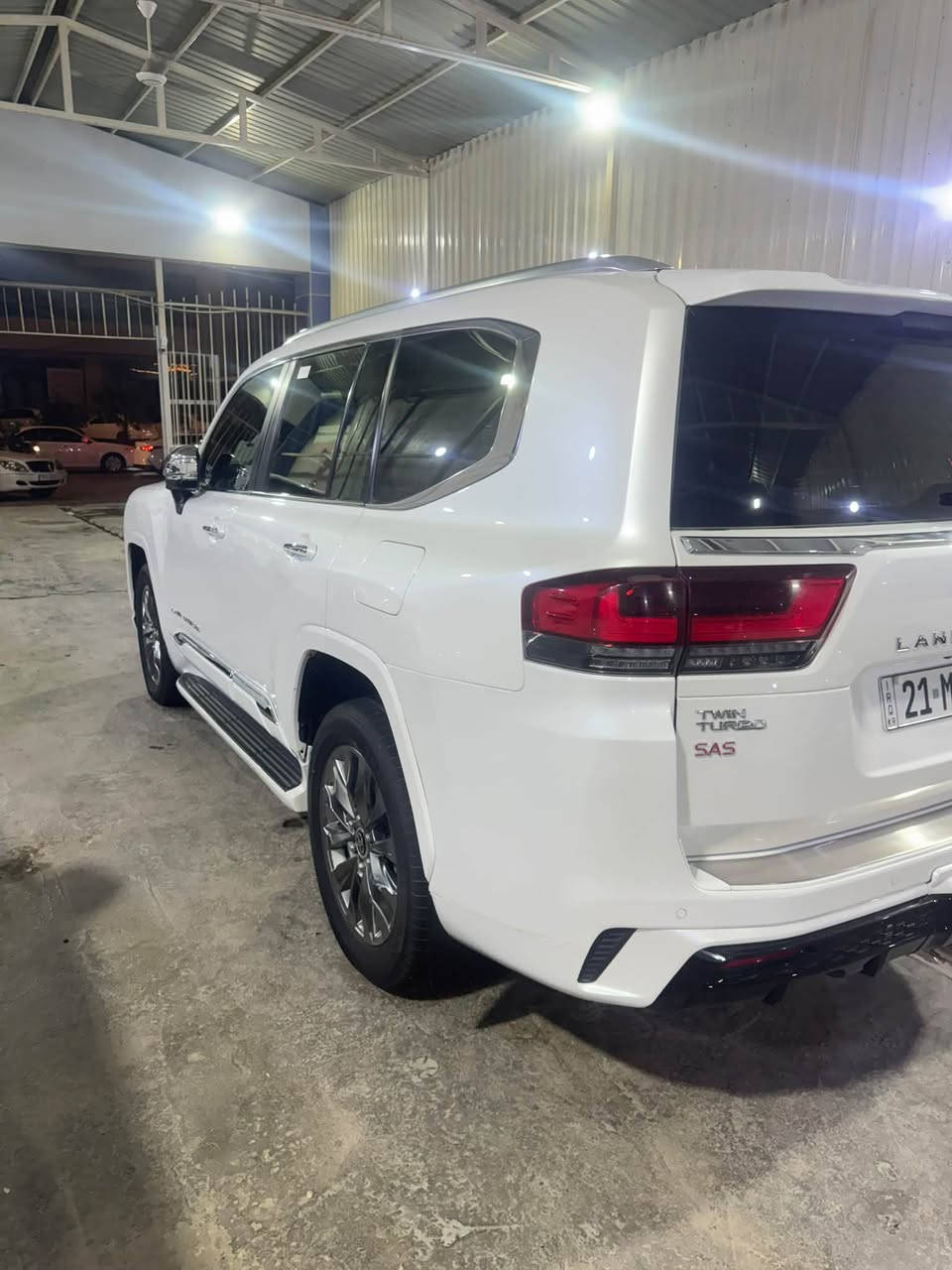 لاندكروز VXR • ٢٠٢٤ • ٨٩ الف كم
