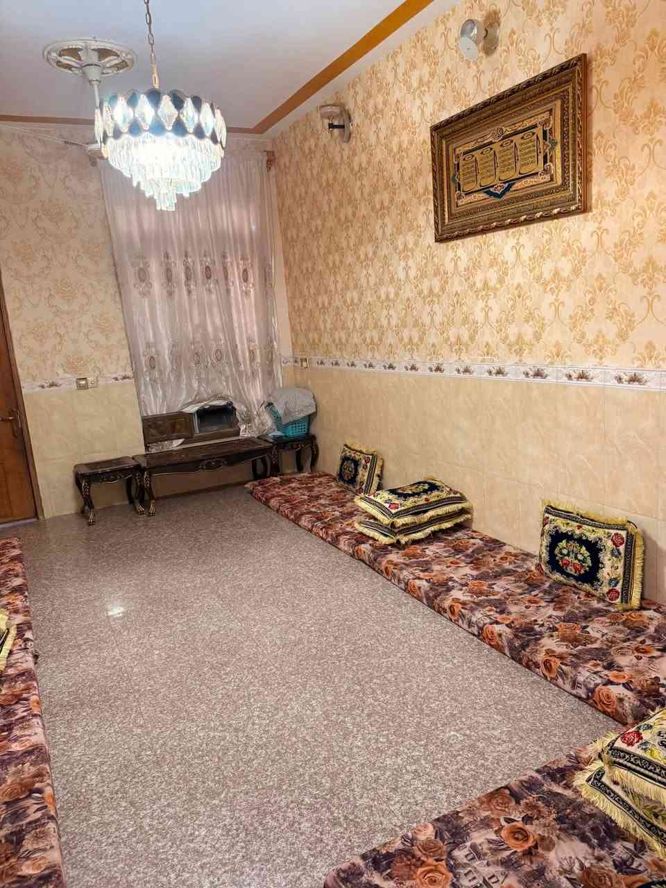 السلام عليكم 
الدار للبيع 
المساحه 140 
طابقين 
الموقع حي الامين أسواق بسكولاته 
متكون من غرفه نوم وصاله واستقبال ومطبخ وحمام 
الطابق الثاني 3 غرفه نوم وصاله وحمام 
الواجه 6 ونص 
النزال 20 
السعر 150 وبي مجال
الرقم ‭***********‬
