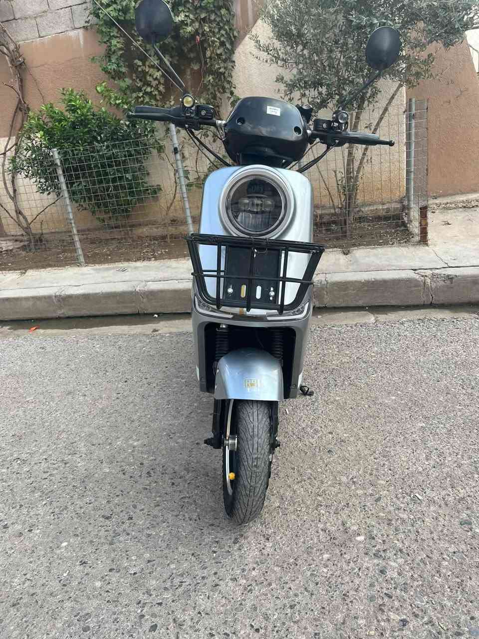 السلام عليكم مأطور اكسx900 ريان 5بطاريات دبل شرط الفحص ملف 1200ماطور  كل    كهربائياته كله شغاله العنوان موصل حي سومر                         السعر 525 الرقم ***********

