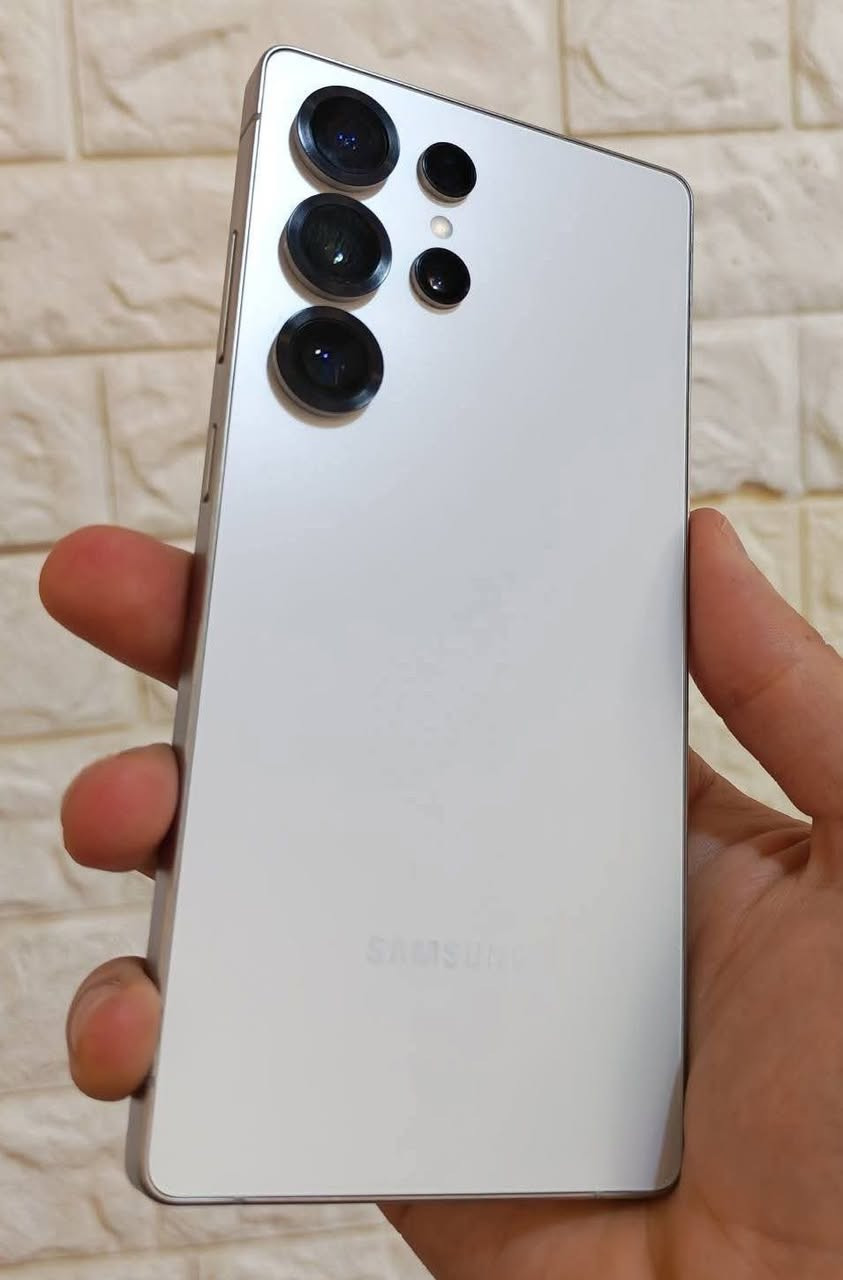 Samsung s25 ultra
   2دانە بەردەستە سپی وشین

نوسخەی ئەمریکی ئەسڵین. سیمی ئێرە ناخوینەوە باقی بەزەمان 
%99 خاوێن نەکراوەن بێ عەیبن بەهەمو شەرتو زەمانێ
نرخی:  دانەی 520 دۆلار قفل معاملەی نیە
ڕام12 و 256 گێگا
7ساڵ ئەپدەیتی بۆ دێ
Snapdragon 8Elite
Pubg120fps
120x zoom
Ip68...
 تێبینی
ئەمریکین سیمکارتی ئێرە ناخوێنەوە

 بایپاس و mdm  و دیـــمۆ نــیـــە تـــکایە
بەزەمان ١٠٠ جار فۆرماتیبکە و ئەبدەیتی بۆ دێ بەزەمان

*********** وەتسئەپ السليمانية, العراق
