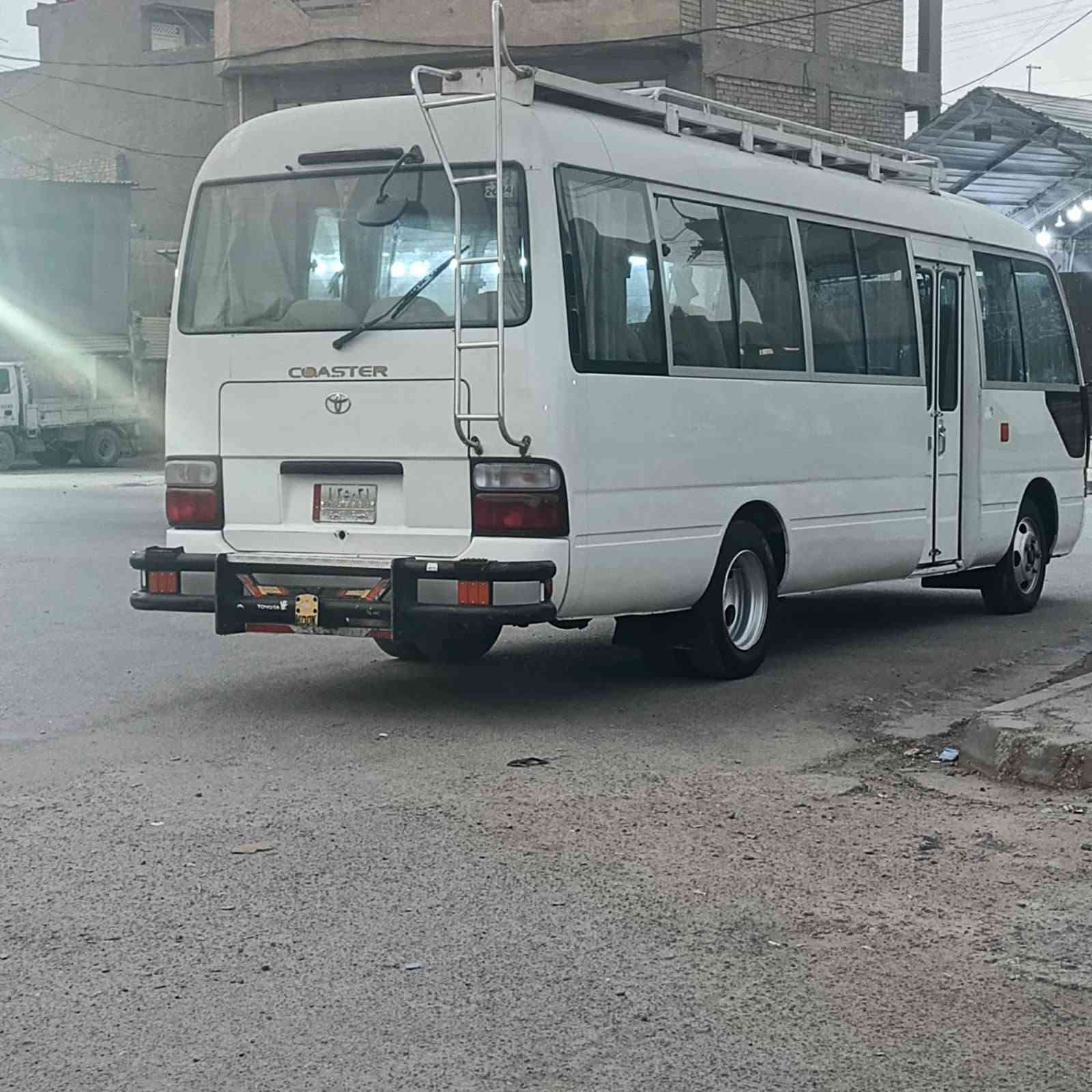 كوستر ٢٠١١ • مكينة مكفولة • لا صبغ ولا ضربة