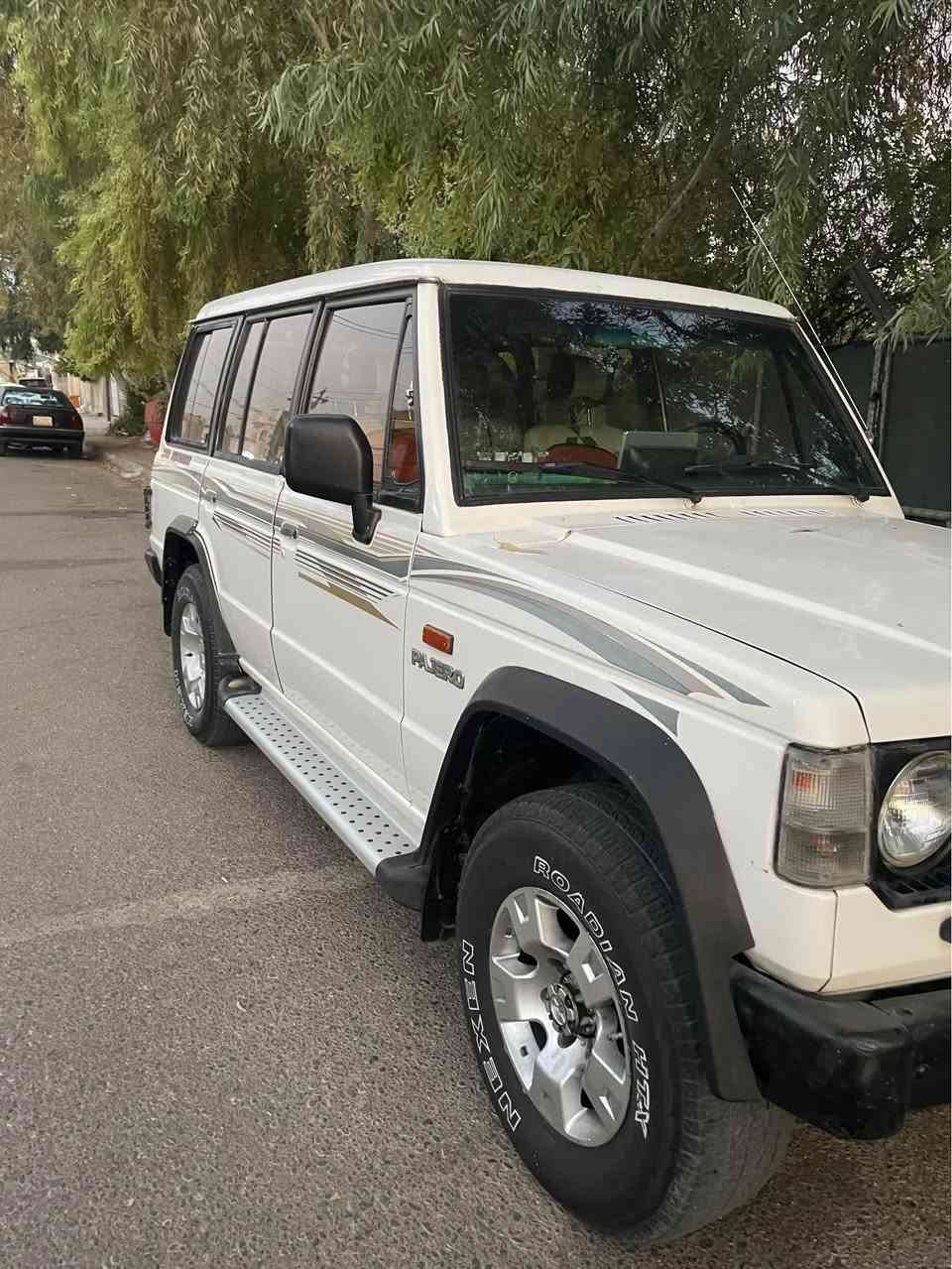 كالوبر موديل 1990مكينه بلادي بشرط تبريد دبل اكسل بشرط كير عادي رقم باسمي بطاقة بنزين بيه سيارة حزام صبغ لجماليه فقط اي ضربه مابيه *********** كركوك, العراق
