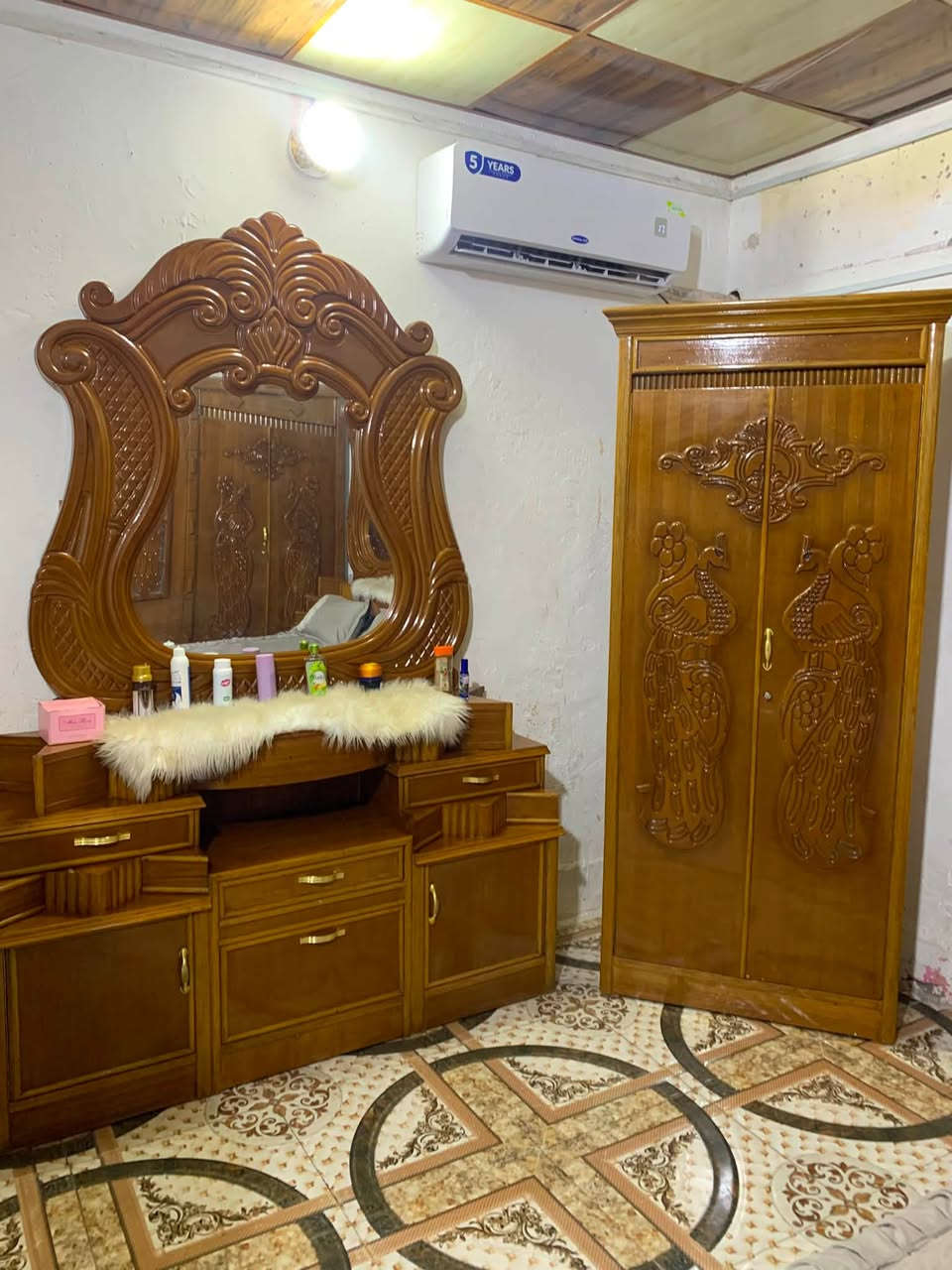 غرفه عراقي تزكام نضيفه لسعر 900 وبيه مجال لعنوان زبير ***********
