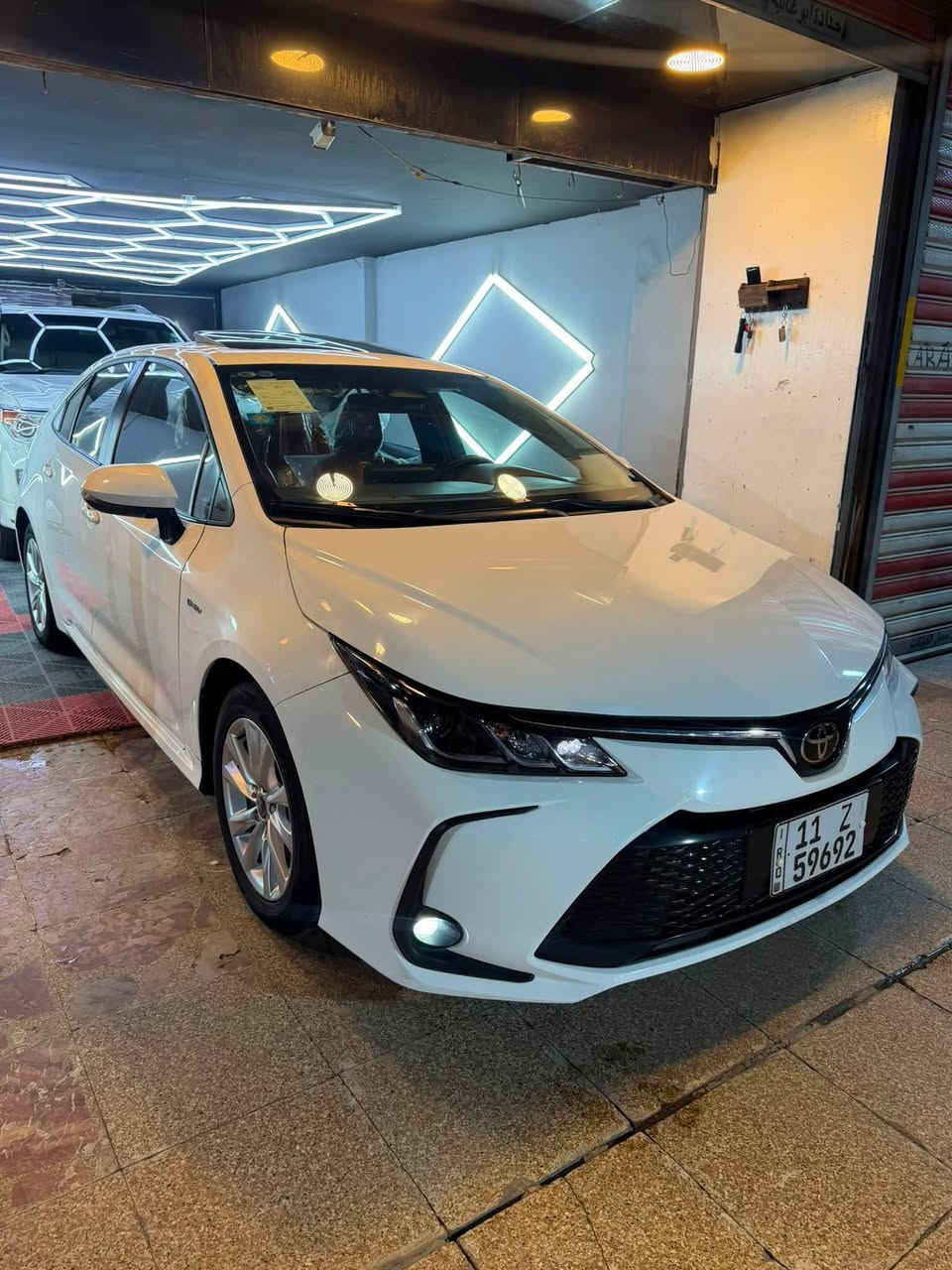 كورلا هايبرد 2025

🔥موديل 2025 HE🔥

👍يعني فول اقتصاديه  

الموصفات

🔹مرقم بغداد الرقم الانكليزي 

🔹دخول ذكي 

🔹بصمة تشغيل 

🔹رادار امامي

🔹تحديد مسار 

🔹عداد المسافه  27000 كيلو قابل للزيادة

🔹لايت زنون 

🔹بلوجكتر زنون

🔹بك لايت ليد 

🔹داخل جلد اصلي احمر 

🔹هندبريك بصمة

🔹وضعيات قياده ٣

🔹قطعتين تبريد 

🔹رادار امامي 

🔹عداد دجتل 

🔹شاشه كبيره 

🔹كامره خلفيه 

🔹ويل كب البلادي موجود 

🔹حساس تاير

🔹فتحه سقف سلايت 

🔹مكينه 1800 هايبرد 

🔹مرقم بغداد 

باقي الموصفات المعروفه               

مكفولة من الصبغ 

ملاحظة : بيها. بي دي ار. بلجاملغ الخلفي بدون صبغ.  
 

السعر 15800وبيه مجال بسيط 

. للاتصال 

*********** 

بغداد الغزالية .
