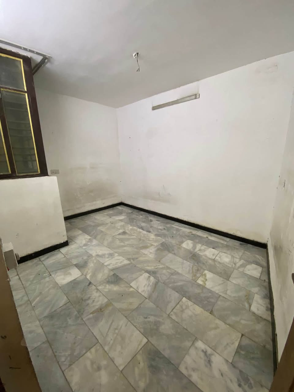 🏠 بيت للإيجار – مربع القادة / السيدية
📍 الموقع: مربع القادة
📐 المساحة: 50 متر
🛏️ غرف النوم: 3 غرف
🍳 مطبخ مفتوح على الصاله نظام امريكي
🚿 خدمات صحية
🏡 بيت مرتب ومناسب للعوائل

📞 للاستفسار والتفاصيل: 
***********تواصل معنا خاص

🔑 متوفر للإيجار ٦٥٠ قفل

