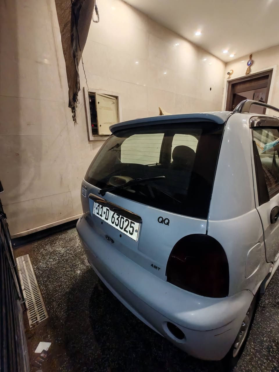 كيو كيو ٢٠١٣ سيارة نضيفة و جاهزة مابيها نقص ب اسمي تحويل مباشر هزة ما ساقطة مكانها بغداد حي الجهاد
 كير اوتماتيك  مكينة تبريد شاصي كفالة كشرها هم نضيف
 السعر ٣٠ بيها مجال 
*********** موجود وتساب
