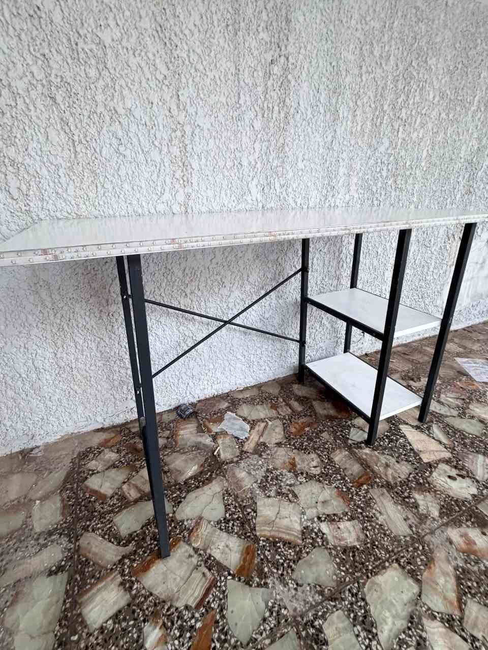 ميز • للبيع • استفسار خاص