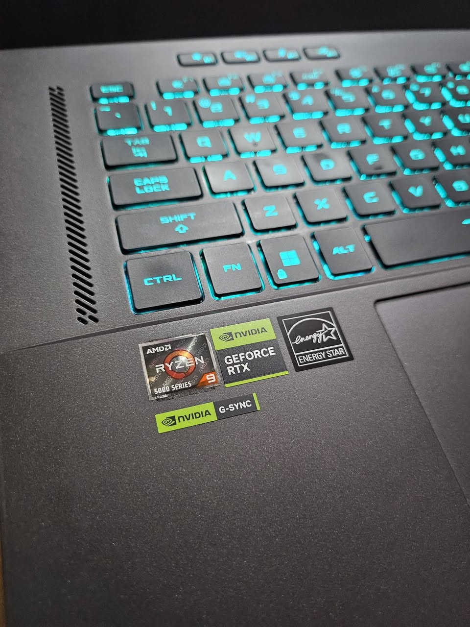للبيع لابتوب اسوس  Rog zephyrus g15 
لابتوب انيق جدا  من اسوس 

المواصفات 
Ryzen 9 5900hs 
Ram 16gb 
Rtx 3070 8gb 
Ssd nvme 1tb 
Screen 2k 165hz
كيبورد full RGB 

لابتوب قوي بل العاب  وبرامج المونتاج الضخمة 
نضيف جدا  كما موضح في الصور استخدام خفيف 
توصيل  موجود 
سعر مليون و 350 الف 
رقم ***********

نص مكتوب في الصور:
- Find a setting
- System > About
- Storage
- 954 GB
- 93 GB of 954 used
- Graphics Card
- 8 GB
- Multiple GPUs installed
- Installed RAM
- 16.0 GB
- Speed: 3200 MT/s
- Processor
- AMD Ryzen 9 5900HS
- with Radeon Graphics
- 3.30 GHz
- DESKTOP-EAMPOKP
- ROG Zephyrus G15 GA503QR_GA503QR
- Rename this PC
- Device specifications
- Copy
- Device name
- AMD Ryzen 9 5900HS with Radeon Graphics
- (3.30 GHz)
- 16.0 GB (15.4 GB usable)
- Device ID
- 95BEA4F2-5B51-4CCA-A727-53C73A780762
- Product ID
- 00326-30000-00001-AA743
- System type
- 64-bit operating system, x64-based processor
- Pen and touch
- No pen or touch input is available for this display
- Related links
- Domain or workgroup
- System protection
- Advanced system settings
- Windows specifications
- Edition
- Windows 11 Home
- Version
- 23H2
- Installed on
- 6/17/2026
- OS build
- 26200.7462
- Experience
- Windows Feature Experience Pack 1000.26100.275.0
- Search
- ENG