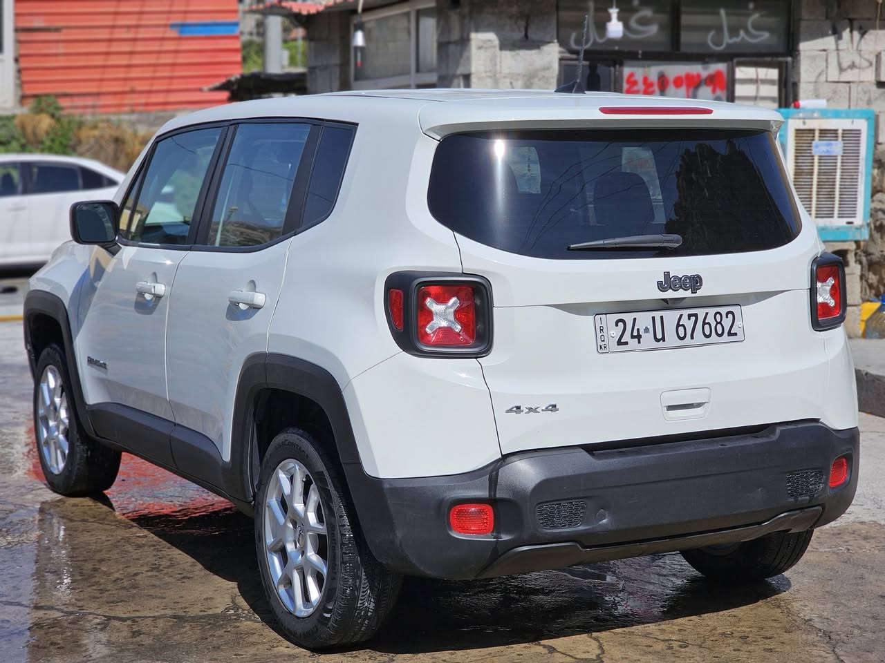Jeep Renegade2023    سعر124ورقە
مودیل2023، 4x4، ماشي40میل ، بیها بس بنید صبغ بدون ضربە بدون دواخل صور حادث بالمنشور و ۳مکان صغیر بیها تعدیل رقم و سنویە جدید تحویل وکالە شرط سعر124ورقە ، عنوان اربیل خلیفان ،  ر.م ***********
