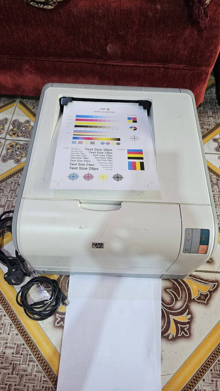 طابعة ليزرية hb laseJet 1215
ملون وعادي 
طــــابعة سحب بدون سكنر 
مستخدم نظيف ضمان الشغل والنظافة 
حبر باودر سعر سيت الحبر 50 الف 
إمكانية الطباعة من الموبايل كيبل 
سرعة الطباعة من 8ل12 نسخة بالدقيقة 
دقة عالية والوان حلوه 
خدمية للملازم والطلاب والمكاتب والاستخدام الشخصي والدوائر الحكومية وادارات المدارس
مع كيبل لابتوب وكيبل كهرباء 
السعر   110توصيل متوفر لكل المحافظات 
***********
