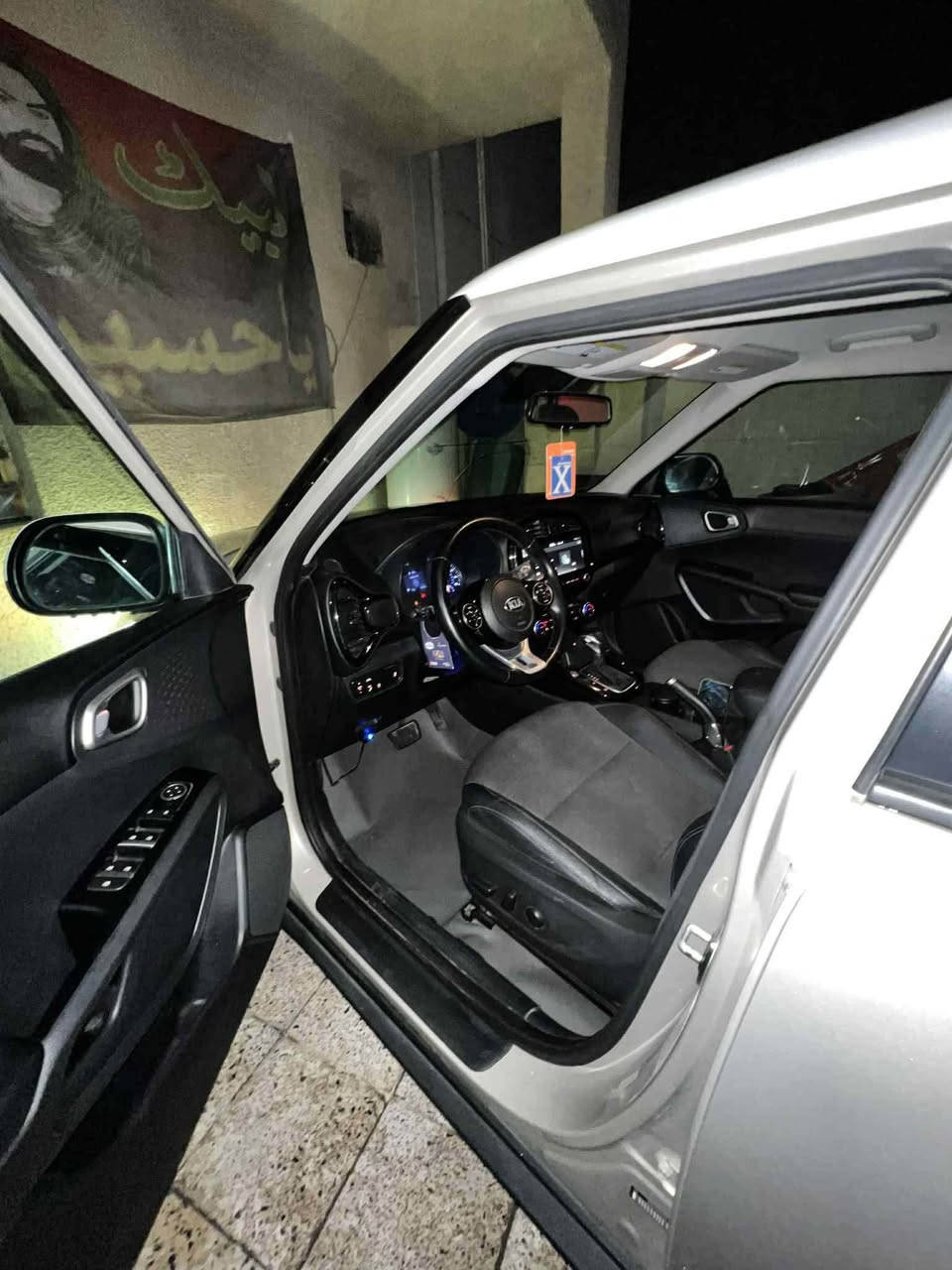 سلام عليكم كيا صول موديل ٢٠ سياره حادثه دعاميه مصبوغه و بارد عل كد إصبع ب حافه البنيد سياره لون مميز شمباتي و تجي تو كلر فول فول مواصفات ماعدا بنوراما مكاني بغداد الدوره سعر ١٤٣ بيها مجال للاستفسار واتساب ***********

