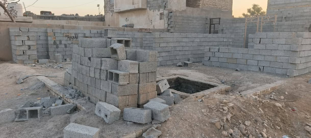 ٢٠٠م • زراعي • قريب شارع العام