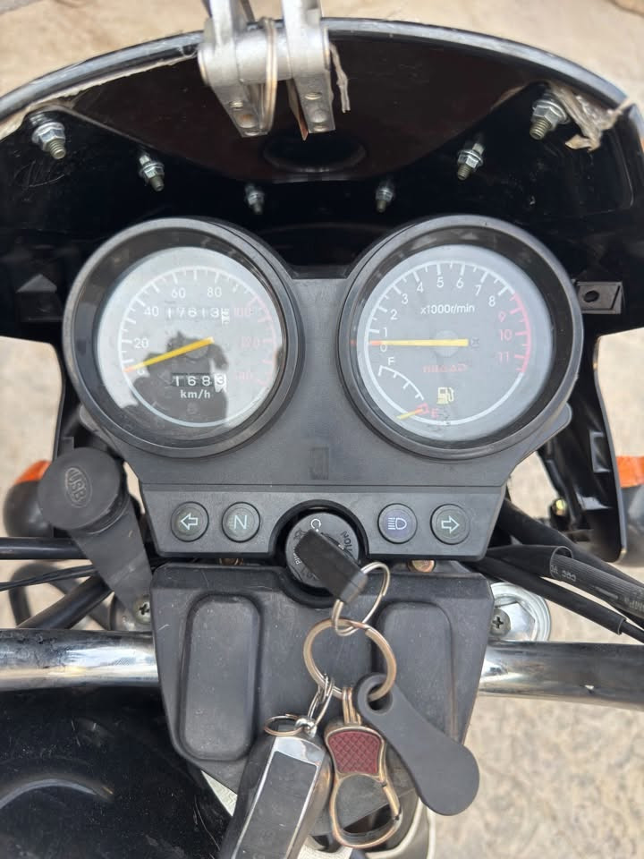 السلام وعليكم
دايوان جبلي  موديل 25 نازله 26  
حجم المحرك 200 cc
مرقمه رقم اربيل الدراجه باسمي تحويل بل وقت لتحدده 

عنواني بغداد سعرها مليونين و 300 وبيها مجال    

*********** اتصل 

الشراي يتصل
