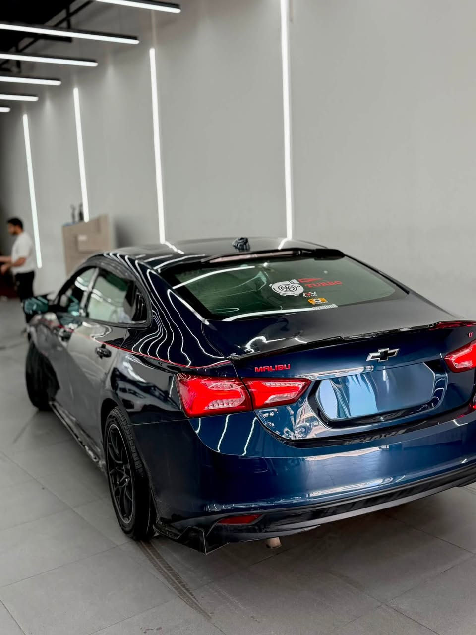 شوفرليت ماليبو Chevrolet Malibu Lt2 2019
ماشيه 90 الف ميل
ضررها جاملغ خلفي (بدون دواخل)
ايرباك راجع سستم

المواصفات Lt2 فول :
Turbo 1,500 مكينة -
- لون ازرق مميز
- سقف بانوراما
-   بصمة ابواب + بصمة تشغيل
-   شاشة Carplay & Android Auto كبيره
-   كاميرا خلفية دوارة
-   نظام Eco اقتصادي
-   لايتات زينون عالي / ناصي
-   ويل حجم 18 اصلي من شركه bbc
-   اشارة بالمري
-   تبريد بيانو قطعتين منفصل
-   كشنات جلد
-   كشنات كهرباء
-   كراسي تدفئه
-   تشغيل عن بعد
-   بك لايتات LED
- الاضفات على سياره ⚠️
- ⚠️⚠️⚠️⚠️⚠️
- لد داخلي 
- لد خارجي
- عين شيطان 
- حاجب ب المازده الوان متغيره 
- السكن لد متغير 
- لحيه ماليبو اصليه 
- مري باتمان
- سكوب خلفي مثلث 
- شفقه جامه خلفيه 
- جناح ماليبو اصلي
- دوسات ماليبو بلاديه 
- سياره مصروف عليه كلش هواي ومال جناي
- عليه بوليش و نانوً
كير مكينة حدادية جديدة و تبريد جاهز بدون نقص ولا كلوب مشتغل
بالدشبول
رقم بغداد رقم جديد تحويل مباشر هزه جديده كله جديد 
السعر 128 و بيها مجال
مكاني بغداد 

رقم الهاتف ***********
