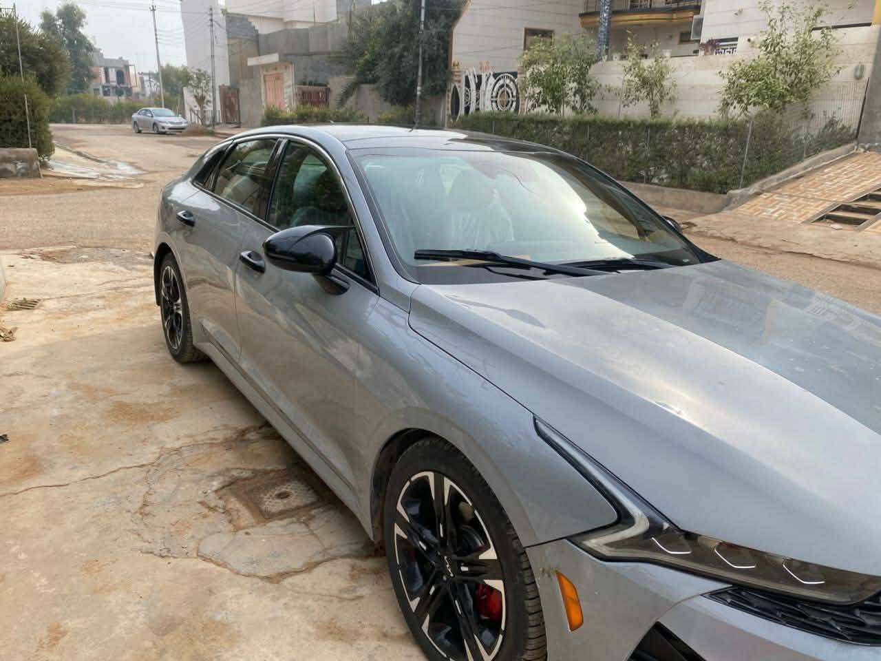 السلام عليكم K5 gt line موديل 22 وارد امريكي حادثه بنيد بيه بدايه الشاصي الأيمن تعديل بسيط وطخه بالبيبان ومصبوغات بدون تبديل ليبل واحد سوناره مرافق بالمنشور
كير مكينه حداديه تبريد بدون نقص 
رقم بغداد معوقين باقيله 9 اشهر وتصير حره وكاله عامه مطلقه ام الباركود عندي
مكاني حله / مركز المدينه الشراي يتصل 
*********** حلة, بابل
