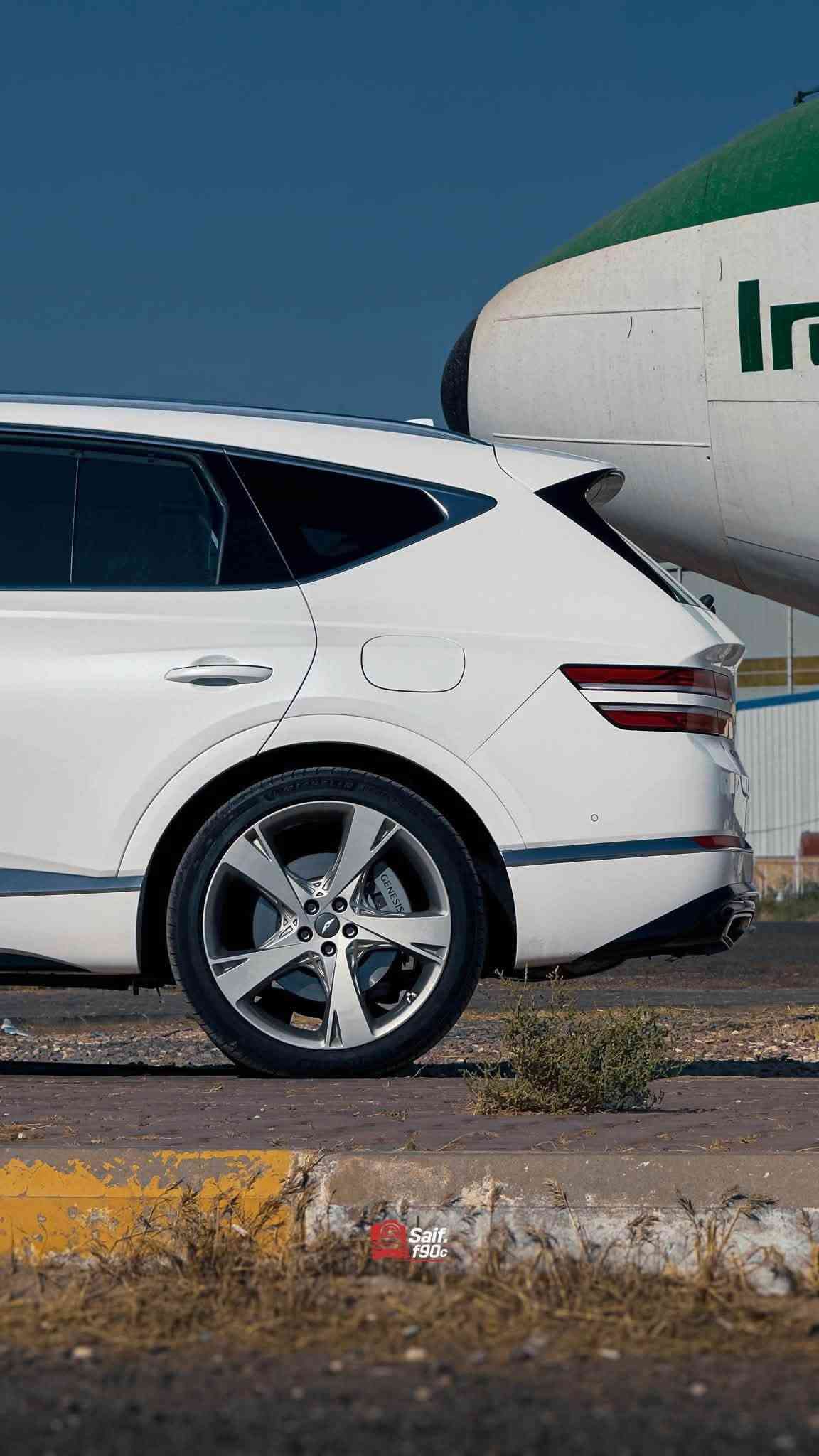 ‏GV80 2023 PRESTIGE V6
📌 محرك السيارة :  3500 TWIN TURBO V6 
📌كير السيارة ZF الماني ٨ سرعات

📌عداد السيارة: مستوردة بعداد ٢٣ الف ميل وحالياً 34 ونص قابل للزيادة يعني بلعراق فقط ماشيه 12 الف ميل.
📌ابرز المواصفات:
السيارة فول مواصفات سبورت برستيج،داخل جملي مميز،عداد 3D بلكامل جميع مقاعد السيارة كهرباء،المقاعد الأمامية تدفئة وتبريد وكهرباء مع خاصية المساج للسائق،سقف السيارة مصنوع من ال كنتارا،مقاعد السيارة من جلد النابا على شكل بقلاوة،جميع ابواب السيارة كهرباء(شفط)ويل بقياس ٢٢ انج مع تاير مشلن بلادي،بردات خلفية كهربائية،الجام مدبل،نظام صوتي من ١٧ سماعة،٦ حساسات اماميه،٦ حساسات خلفية،اوتو بارك،تقديم وترجيع السيارة عن طريق الريمونت،تشغيل عن بعد،فرملة طوارئ،وسياقة شبة ذاتية،تحذيرات جانبيه،خروج عن المسار،رادارات اماميه وجانبية وخلفية،المرآة الجانبية معتمة مع خاصية الطي وتحتوي على خاصية التسخين،المقود  كهرباء مع تدفئة  للمقود،شاشه وسطيه حجم ١٤.٥ انج ،خزن ميموري للسائق وباقي مواصفات السيارة ما تخلص 
📌تحتوي السيارة على مفتاح(بصمة) عدد 2 
📌حادث السيارة:جاملغ امامي ايمن  مبدل نفس اللون وحافة البنيد صبغ  شرط البنيد ما مفتوح
📌حالة السيارة: بوضع الوكالة السيارة عليها سيرفس كامل مكمل  ما تصرف عليها ربع دينار حتى زيت المكينة مبدل ادنول الماني وكذلك جميع فلات السيارة محرك وتبريد ودهن مبدلات السيارة على اخر حبة
📌ايرباك: ستيرن ورجل فقط علماً تم استبدال الأيرباك  بواحد ثاني اصلي وكالة راجعة سستم   كبسولة جديدة مو تلزيك 
📌الرقم: بغداد حرة مرقم كامل وبأسمي مع هزة جديدة تحويل ثاني يوم 
📌رقم الشاصي: KMUHCESC0PU124008

تفاصيل اكثر :*********** المحامي مصطفى الهاشمي

نص مكتوب في الصور:
- SPORT PRESTIGR
- Saif. f90c
- Saif.f90c
- 3.5T