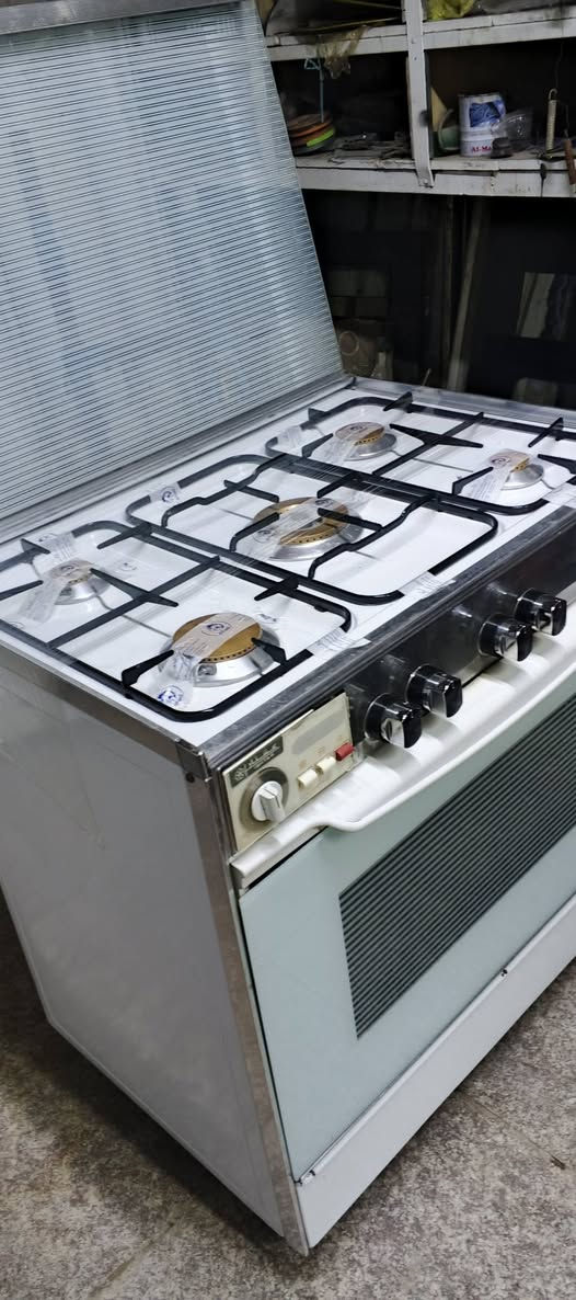 طباخ عشتار عراقي 5 مشاعل
السعر 220 بي مجال قليل 
العنوان بغداد البلديات الضباط بظهر مدرسه زين القوس 
تواصل خاص او اتصال او وتساب ***********
