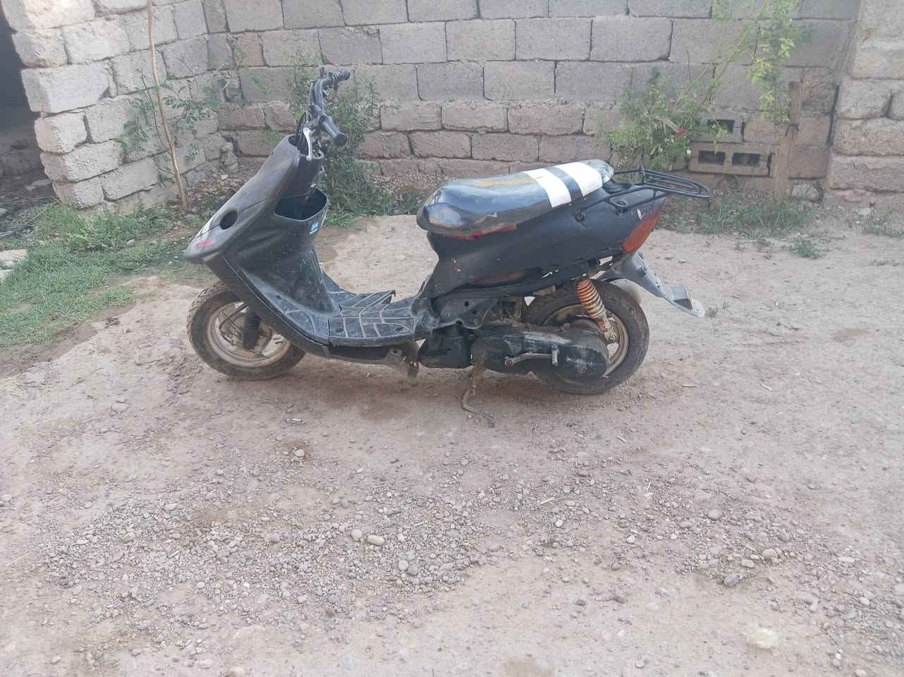 سلام عليكم ماطور ابو 9زروف محرك معمر مره وحده  كفرات نضيفه هندر واحد شرط سعر 110 وبيه مجال رقم *********** مكاني موصل لهرمات الخمسه
