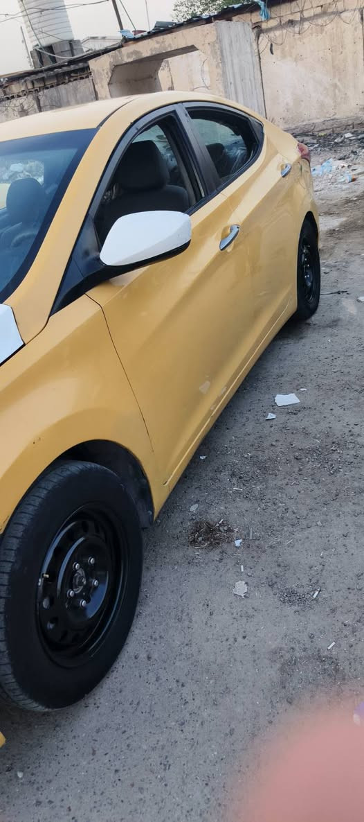 سلام عليكم الانترة مضلع موديل ١٣ حادثها امريكي خلفي السعر ٨٠ و بيها مجال بسيط للشراي
***********
