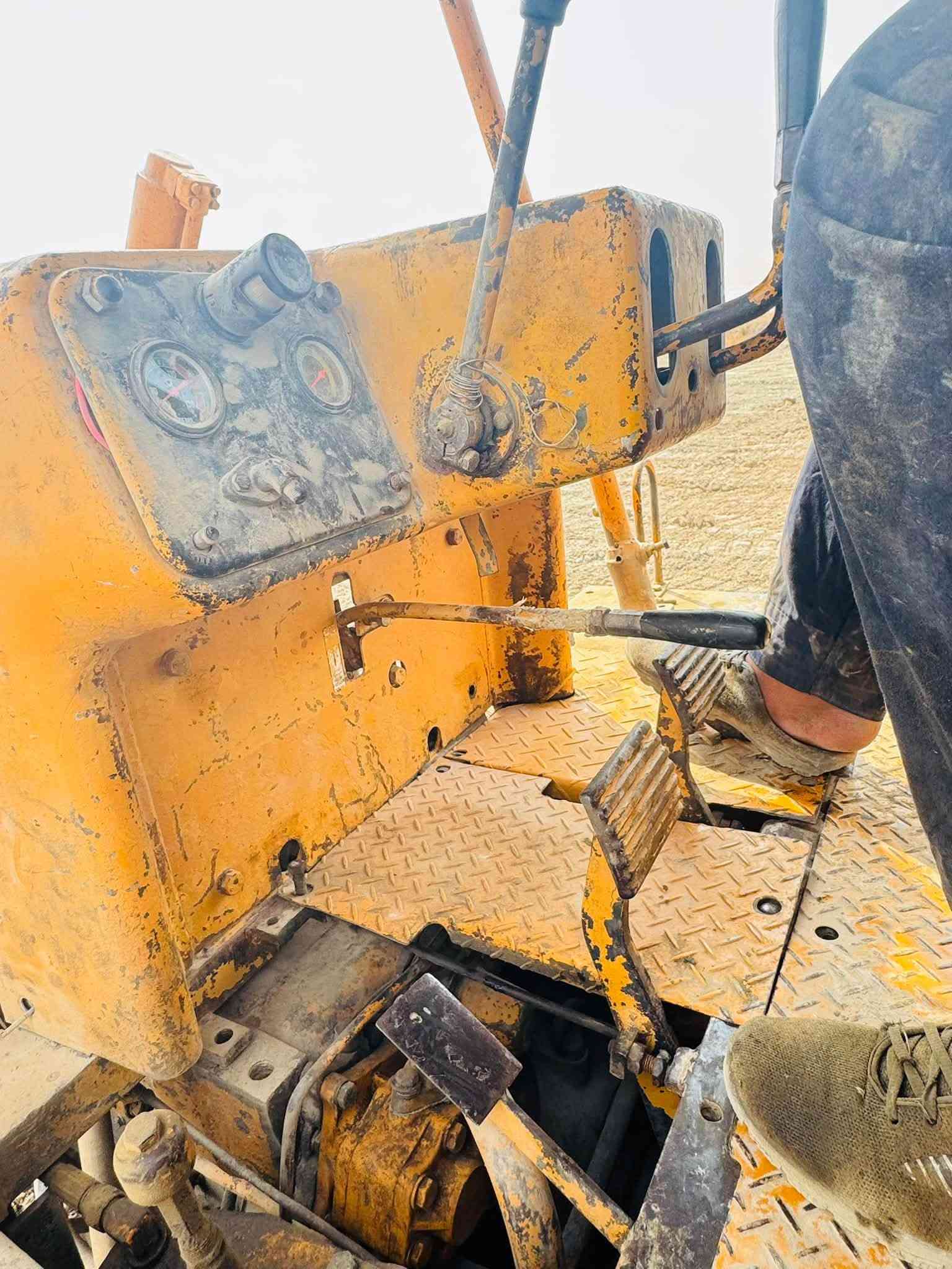 بلدوزر • حجم ٦٥ • كفالة عامة