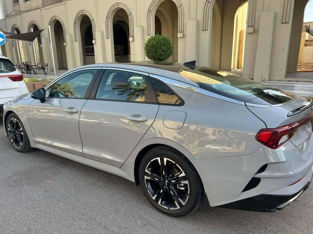 K5 موديل 21 محرك 1600 تيربو
معوقين بعدلها 4 اشهر وتصير حرة 
حادثها قطعة وحدة جاملغ عكس السايق وحافة الباب مال الصدر
سمنتي داخل احمر 
بصمة تشغيل عن بعد 
اوتو هولد 
توقف ذاتي 
نقاط عمياء 
رادار امامي خلفي
ماشية 56 الف ميل 
السعر قفل 22 مليون ونص 
مكان السيارة حلة 
***********

