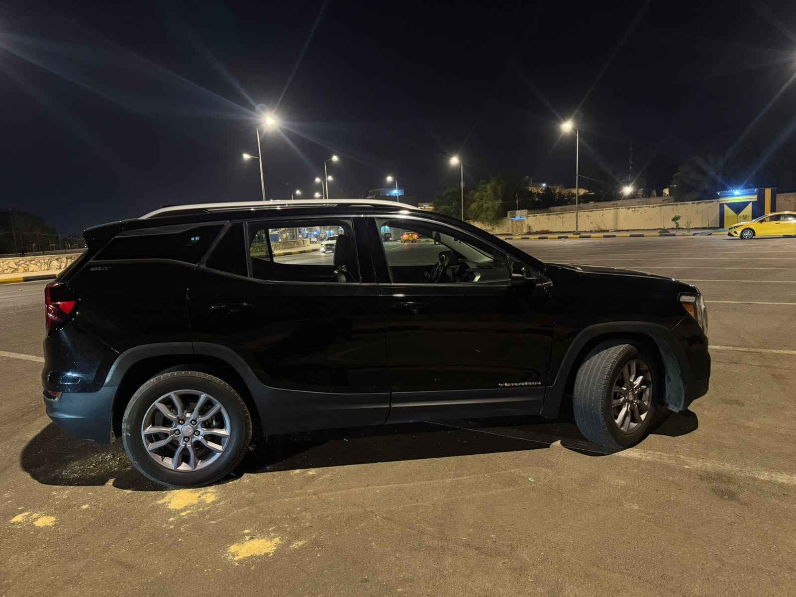 🔥 **للبيع GMC Terrain 2024 SLT – فل مواصفات** 🔥

🖤 **اللون:** أسود

📅 **الموديل:** 2024

🏷️ **الفئة:** SLT

⚙️ **المحرك:** 1500 تيربو

🛣️ **الممشى:** 45,000 كم

🔢 **الرقم:** أربيل

📍 **السيارة موجودة في:** واسط

✨ **المواصفات والتفاصيل:**

• محرك 1.5 Turbo

• فئة SLT

• لون أسود أنيق

• داخلية مرتبة ونظيفة

• استخدام شخصي

• السيارة حاضرة للفحص في أي مكان يختاره المشتري

⚠️ **ملاحظة بكل شفافية:**

السيارة بيها **صبغ بالبونيد والجاملغ**، وما أخفي أي معلومة عن المشتري، والفحص موجود.

💰 **السعر: 175 ورقة**

***********

