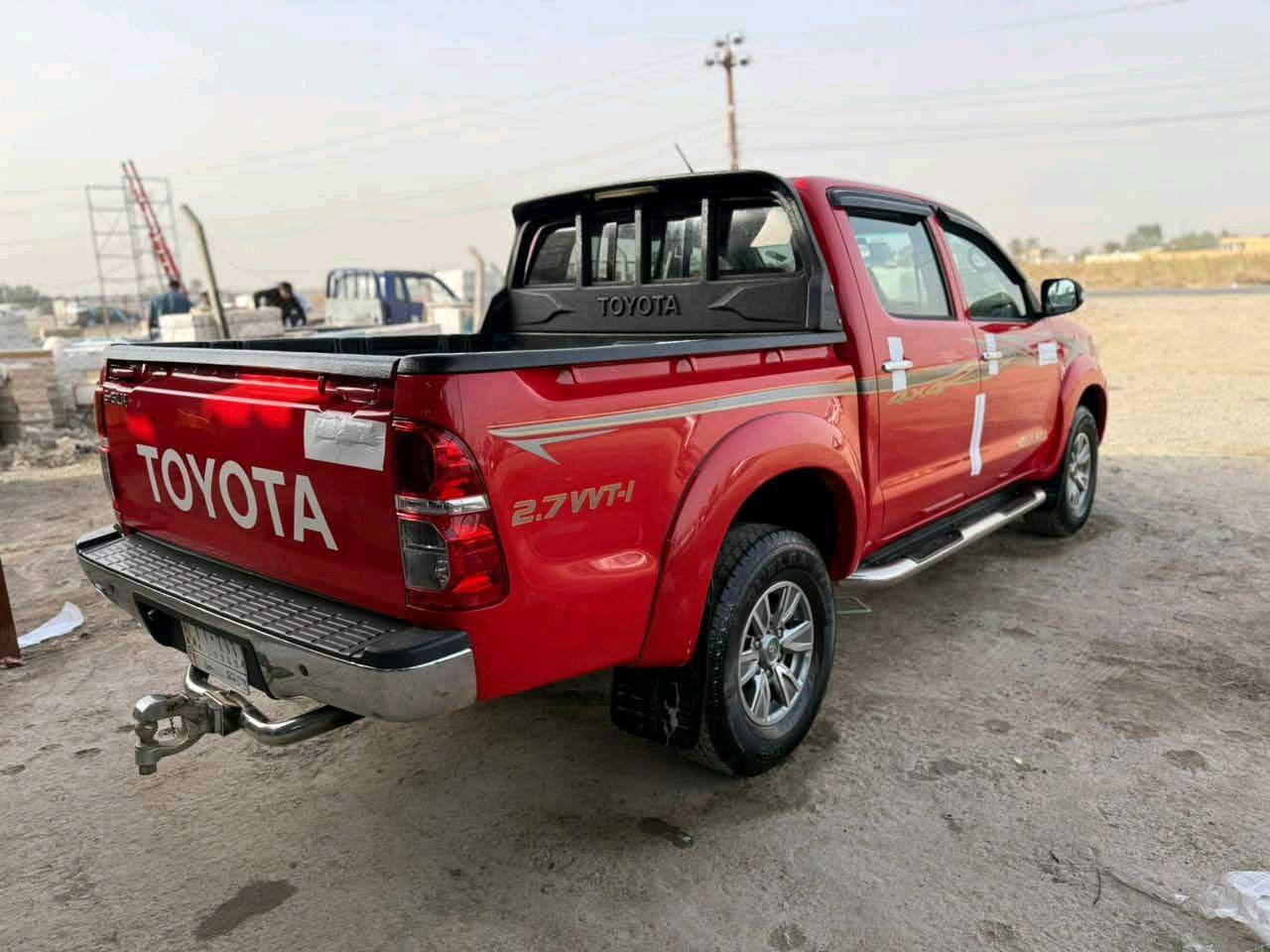 سلام عليكم للبيع نوعTOYOTAمكفوله كفاله عامه اوتماتيك محرك كير جديد رقم واسط نكليزي بسمي تبريد ثلج 🥶 وتدفءه سدر جديد تايرات جدد محرك جديد كير جديد بيه بارد ربع اصبع ب جاملق وبنيد سعر200 رقم الهاتف***********
