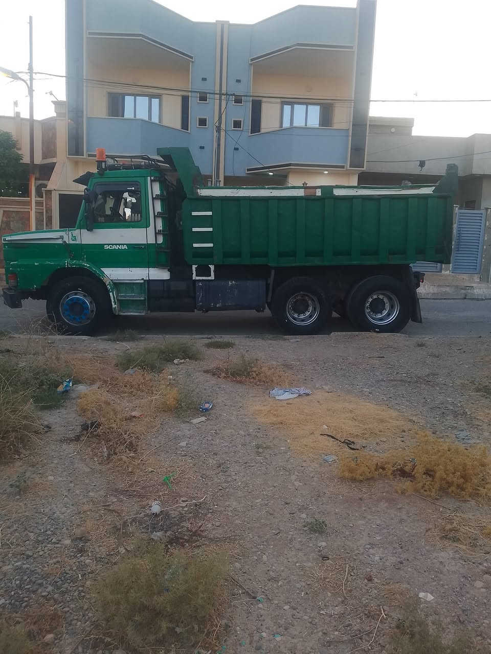 السلام عليكم سكانيا 113 سيارات مقفوله كفاله عامه متينه
***********
الصبح ما بيها القمر وقير 
***********
شرب لبلادي قلاب موديلات 96
