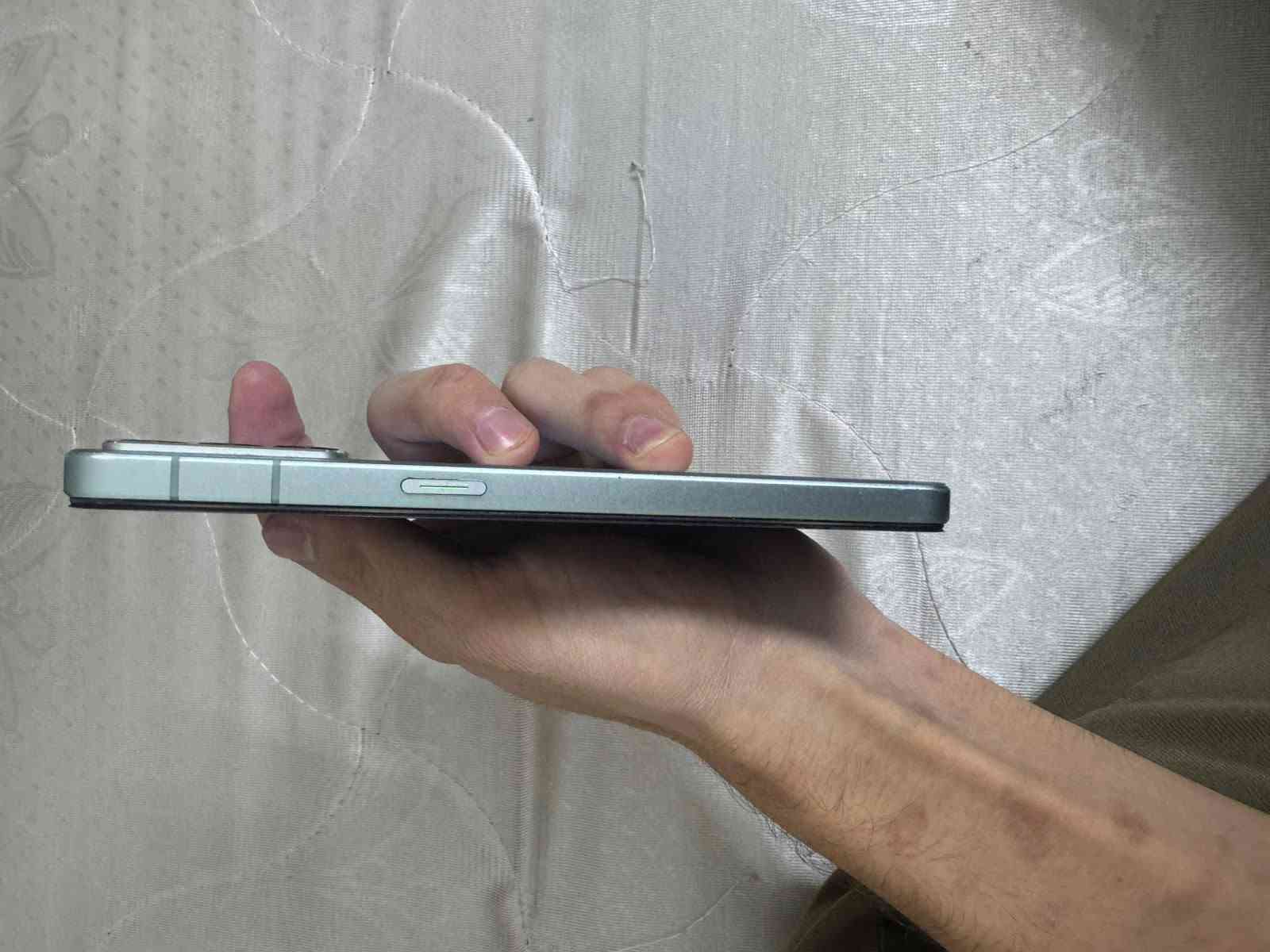 رينو6 5G • ١٢٨ جيجا • ٨ رام
