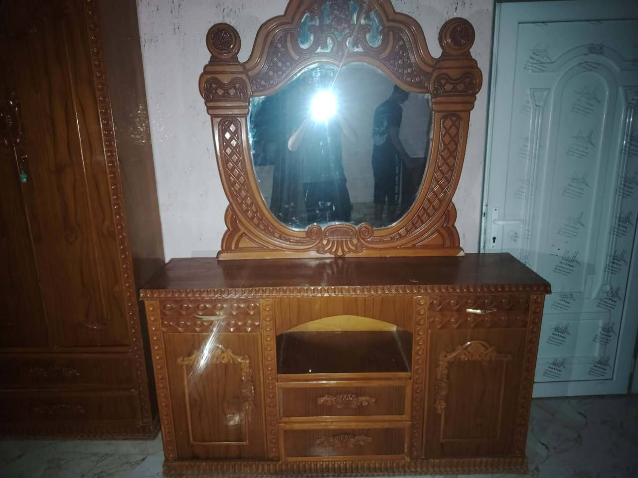 غرفه فصال ثقيل كامله السعر 650 الشراي فقط يتصل ***********-‏‪***********‬‏ وادي حجر يوجد توصيل
