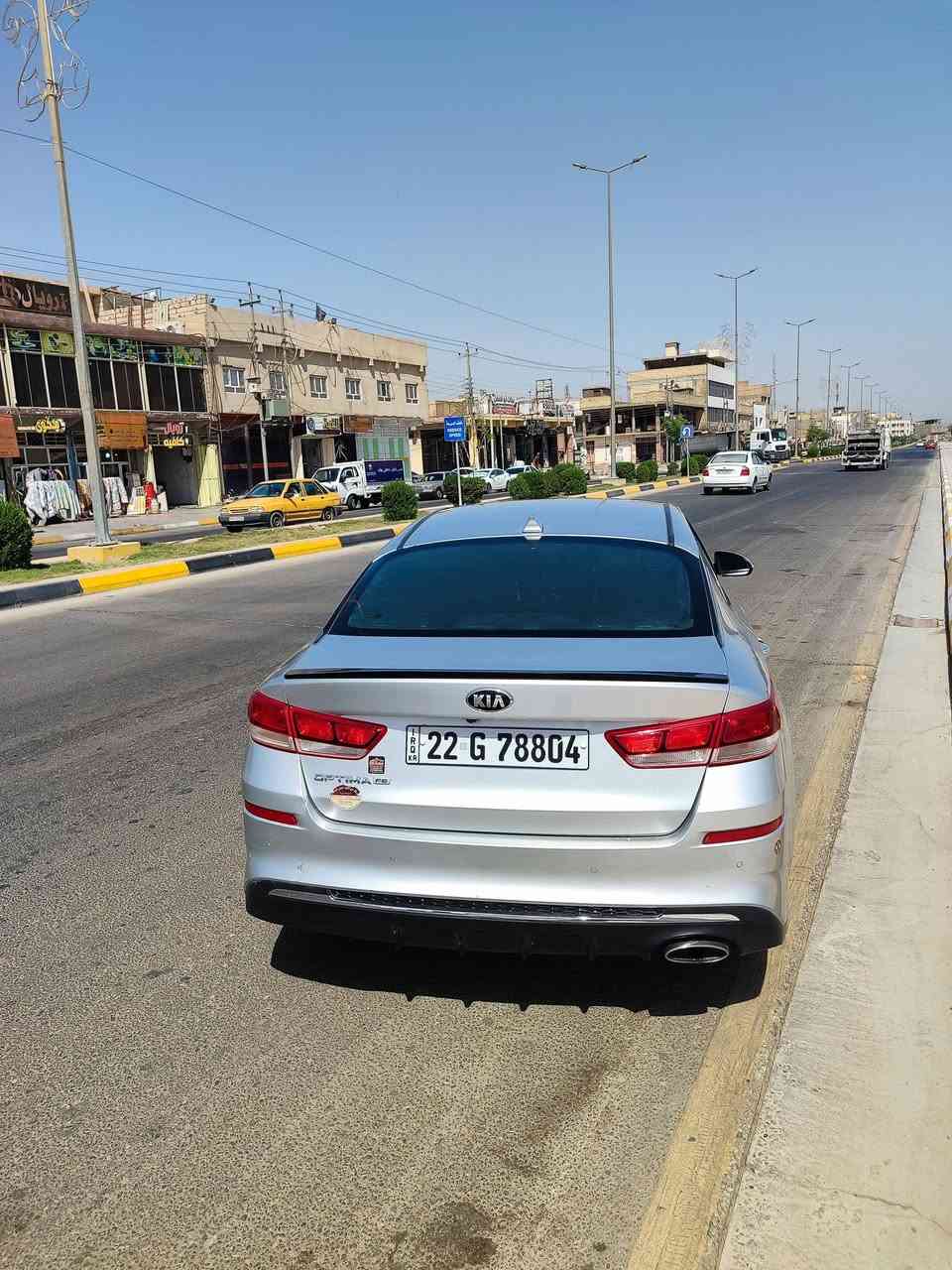 سلام عليكم 
 اوبتما 2020 امريكي محرك 2400
بيها جاملغ وباب صبغ خلفي جهة السايق وبنيد مبدل 
ماشيه 130
مكان كربلاء 
***********
