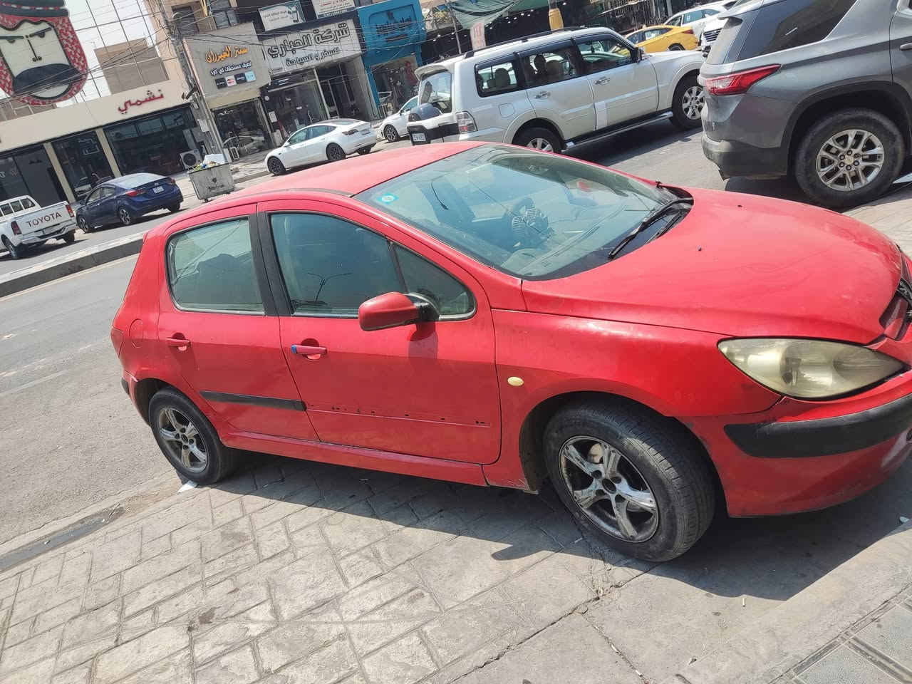 سلام عليكم سياره بيجو 307 فرنسي  بلاقساط بلاقساط لأهالي بغداد حصرا 
مقدمه 20 ورقه والباقي بلشهر 3 اوراق السعر الكلي 45ورقه مناسبه وحلوه السياره 
مكانها بغداد للاستفسار الاتصال على هذا الرقم ***********

