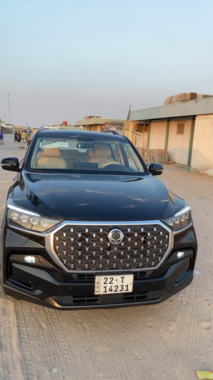 السلام عليكم
سانك يونك ريكستون الوحش الكوري كفالة السيارة عدا ضربة بسيطة بالصندوك ماطايح صبغها ولا مأذية السيارة ترجع PDR كفالة وموضحة بالصور
سيارة جديدة موديل 2025 
ماشية 35 الف
بعدها على ضمان الشركة
تحويل مباشر بأسمك
مواصفاتها معروفة 
كشنات جلد
فتحة سقف
المرايات اوتو
ابل كار بلي 
اضاءة Led ترحيب بمقابض الابواب والمرايات
نظام ABS 
مانع انزلاق
٣ انظمة قيادة
مثبت سرعة تحكم ستيرن
والسيارة خير من الله تبريدها حلو
 السيارة معروضة ب240  مكانها بالبصرةاتصل وتدلل 
***********
