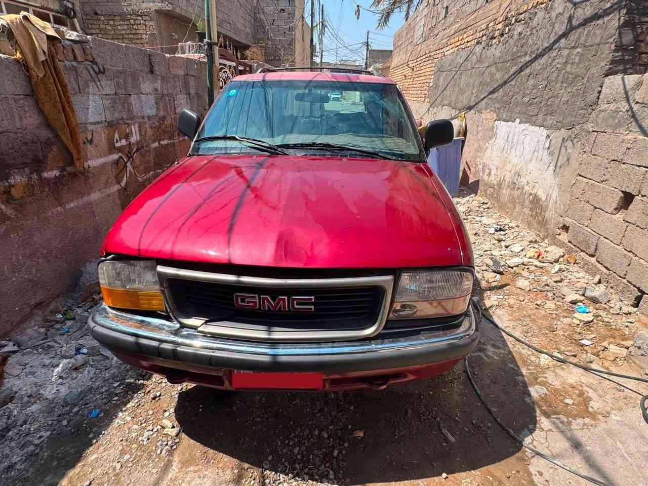 سلام عليكم سياره جيمي امريكي 1995 سياره كلش نضيفه الكشر كير ومكينه جدد شادهن تحويل ثاني يوم الرقم انكليزي الجديد كبل احول ما عليه اي غرامه بس يرادله برمجه الايسي السعر 30 وبيه مجال للشراي رقمي *********** موجود واتس
