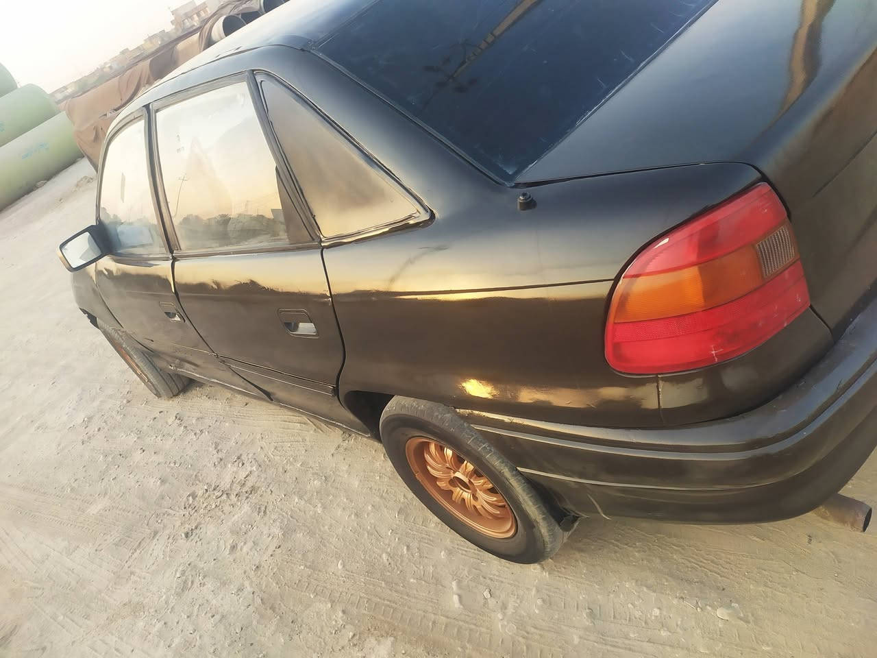 سلام عليكم البيع اوبل استرا موديل 93. رقم قادسيه تحويل مباشر.  مكينه 1600 مكينه اوكير مكفولات.   مصبوغه عام بدون ضربه.  تفحص وتشوف عنوان السياره بابل الدبله.   الاستفسار. ***********. السعر 25 حداديه اماميه جديده.  دبلات  الخلفيه نص عمر.  كهربائي سياره كل شغاله.
