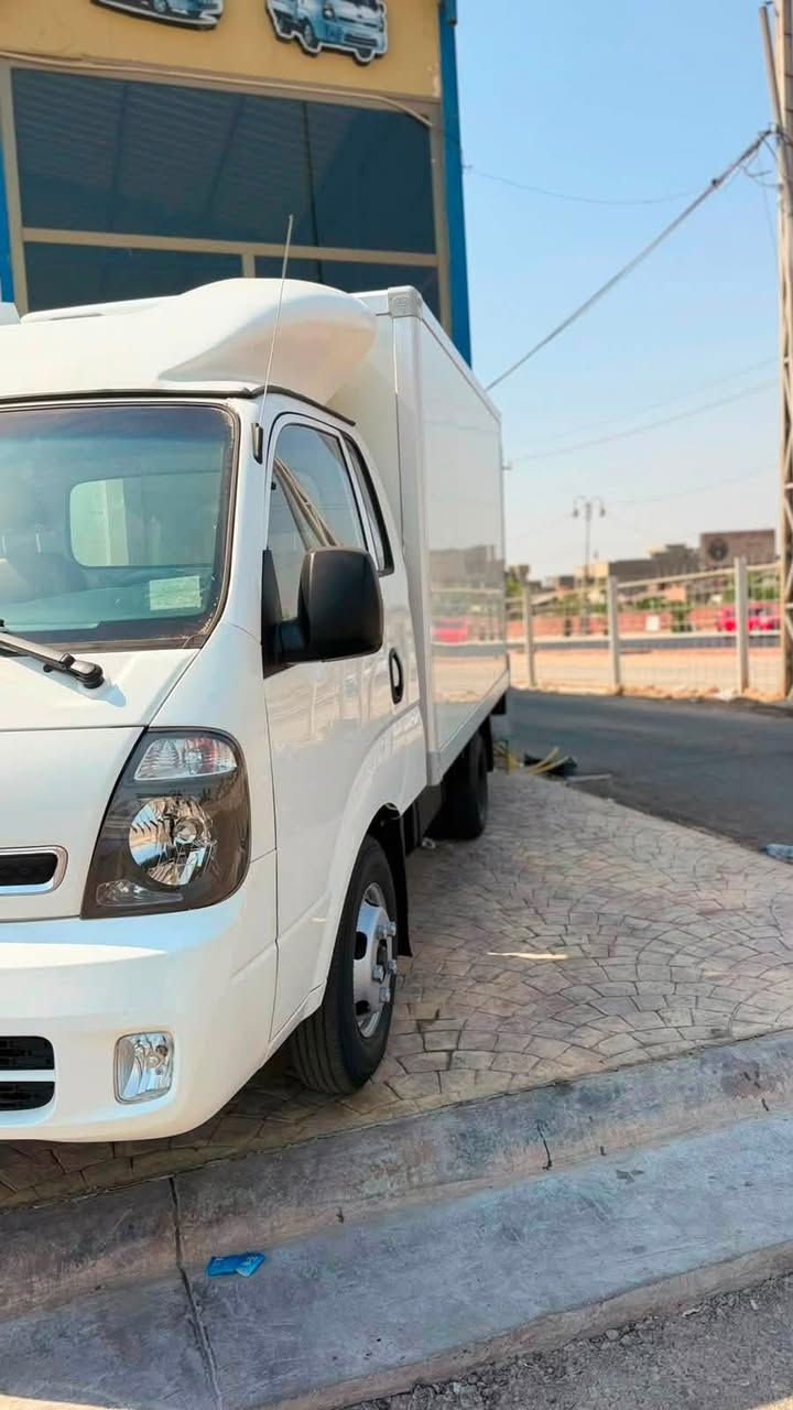 سلام عليكم 
كيا براد موديل 2018
سيارة جدية بمعنة الكلمة 
ما بيهة اي نقص 
4000مفتوح 
كفالة كير مكينة تبريد 
الستفسار 
علة الرقام 
***********
***********
***********
