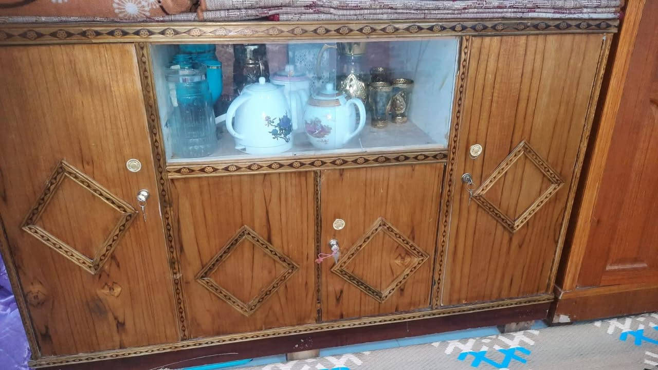 السلام عليكم
بوفيه وكنتور صاج تسكام  ٣ ابواب نضيفات حيل
البوفيه ٨٠
الكنتور ١٦٠
مكاني بصره دور الشرطه
التواصل ***********
