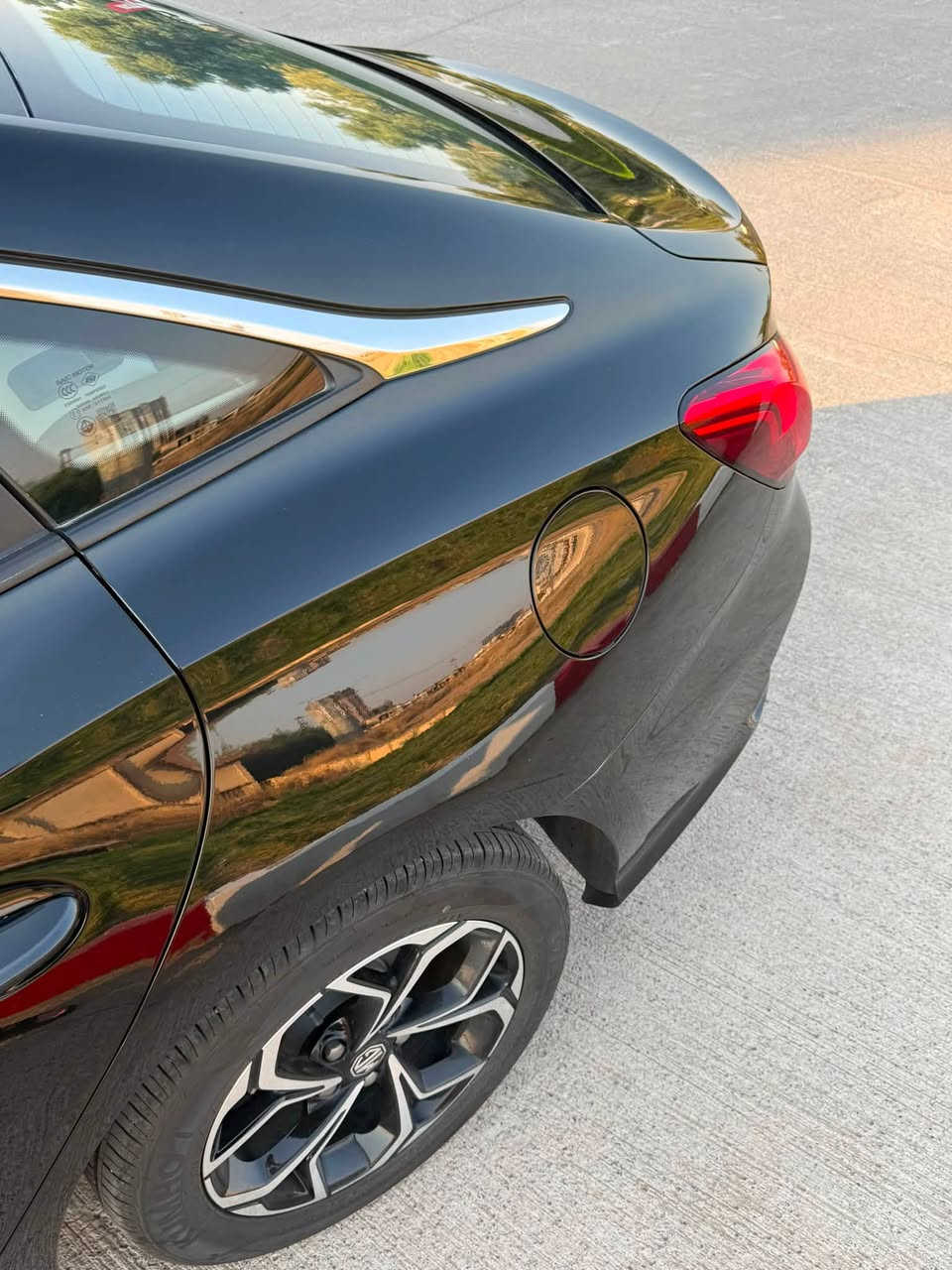 سلام عليكم - MG GT 2025 صفر شركة وياها ضمان 5 سنين ( خليجيه مو صيني) سياره محرك 1.5 بدون تيربو كلش اقتصاديه و اعتماديه ( سياره مال بنيه من دوام للبيت ) - ( نص مواصفات - فقط بصمه و شاشه جبيره و كاميرا خلفية و وياله مال GT تبريو بلادي من شركة و داخل لونين قماش ( ابيض و احمر بلادي ) ماشيه 8500km الف اخت زيرو كلش جديده بدون ضربه ( فقط بيها خشم البونيد علي قد اصبع تكحيل موضحه بصور ) سياره كلش جديده و حلوه و مناقصها ولشي كل سيرفسها بل شركة مبدل الدهن جاهزه السياره من كل نواحي و سعرها كلش مناسب 135 و بيها مجال للطيبين ( مكان سياره اربيل عينكاوا ) اي استفسار رقم تلفون *********** واتساب تحياتي للجميع.
