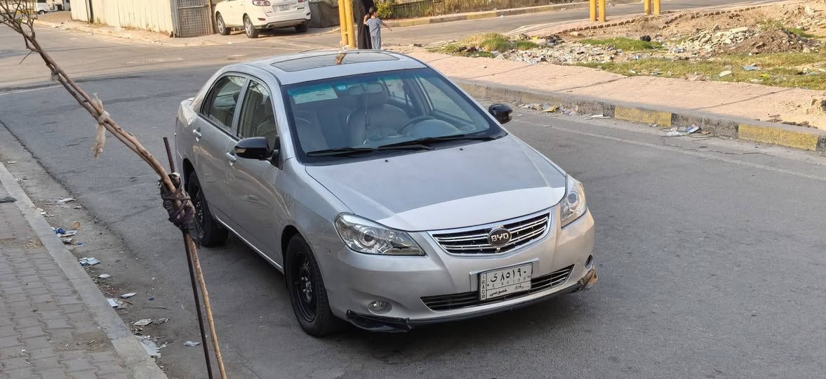 السلام عليكم BYD  G3  2013 كير اوتماتيك المرغوب مكفولة من ضربه وصبغ وتبديل وخياس سياره جاهزه على آخر حبايه فول مواصفات ماشيه 130 ألف حقيقي محرك وكير شرط ممفتوحات بلاديات رقم بغداد سنويه 2029 تحويل مباشر مكاني بغداد سعرها ٥٠ وبيها مجال رقمي ***********
