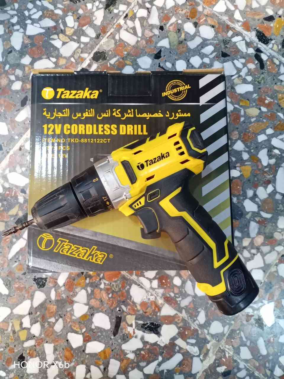 **للبيع دريل Tazaka 12V **

إذا تريد دريل مرتب، عملي وقوي للغل اليومي فهذا خيار مناسب إلك 

🔻 المواصفات:
 بطارية 12V – 1500mAh
 عزم قوي 28N.m
 سرعتين: 0–400 / 0–1450 RPM
 ظرف من 1 إلى 10mm
 دوران يمين ويسار
 تحكم بالسرعة
 مناسب للخشب والمعادن والبلاستيك

🔻 يجي كامل ويا:
الدريل
البطارية
 الشاحن
 حقيبة حمل Tazaka
 العلبة الأصلية

🔻الجهاز نظافته %90 واستخدام قليل على شحنه واحده وموجود مثل ما موضح بالصور.

🔻 **السعر: 35 الف وبي مجال **
📍 المكان: حي الرسالة مقابيل مركز الشرطة
📞 **للتواصل: *********** **

🔻 الجاد بالشراء يراسلني، والبيع للأسرع.

