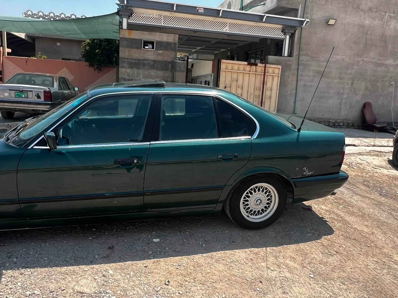 سلام عليكمBMW525 كير ومحرك شرط سنويه وهزه جديده محرك 20
تبريد شغال 
سلايت جديد 
تخم تاير جديد 
كشنات جلد
غرفه جديده
بيها كصه جنطه 
سعر 47 وبي مجال 
***********مكان موصل
واتساب ***********
