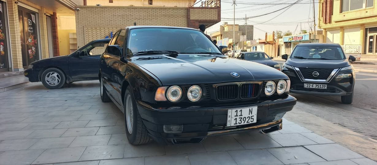 السلام عليكم بيم 525
موديل 91
كير ومكينه وصدر خير من الله 
صبغ جماليه بدون ضربه 
تخم تاير جديد 
رقم بغداد مشروع وطني تحويل مباشر 
بسمي 
السعر 55بيه مجال 
***********
***********
