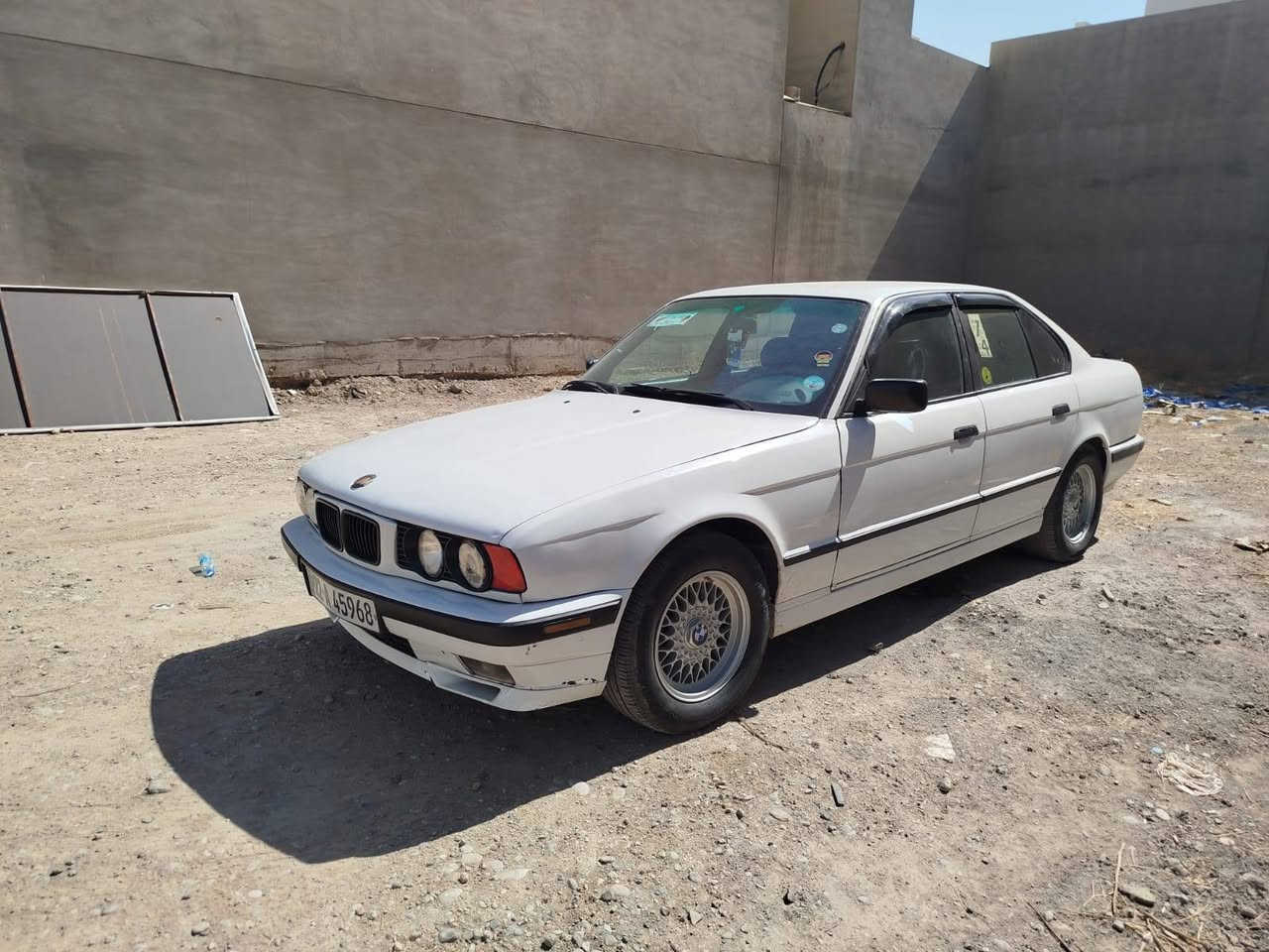 مودیل١٩٩٤ حجم ٥٢٠ اوتواماتيك تبريد شغال سيارة جاهزة شرط الكير والمحرك صبغ حزام جمالية بيه طخة خفيفة بالجاملغ خلفي بدون دواخل سنوية لل٢٠٣٠ سعر ٥٥ ومجال عنوان كركوك شوراو***********......*********** كركوك, العراق

